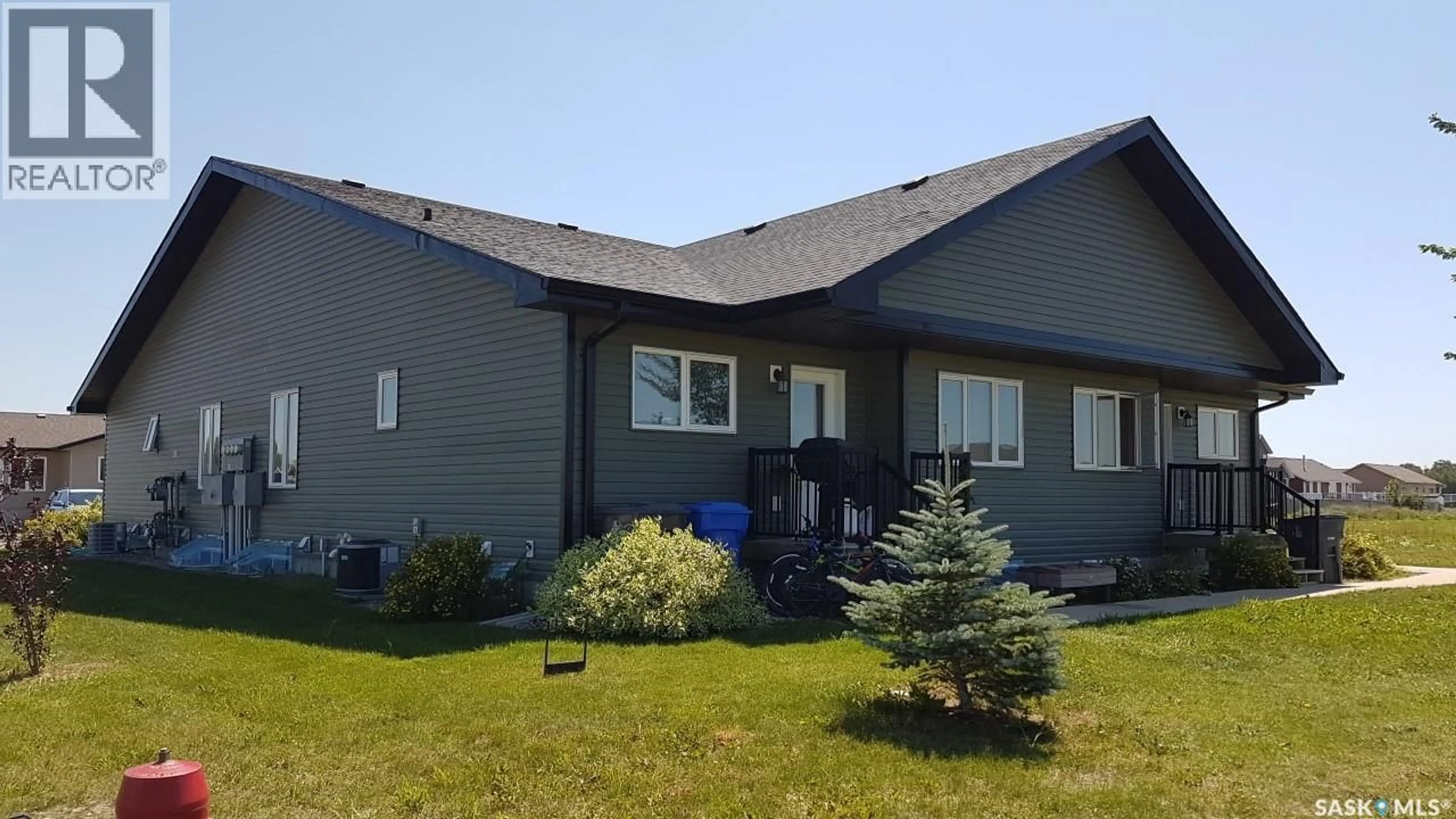 Home with vinyl exterior material, unknown for 1 201 CARLYLE AVENUE, Carlyle Saskatchewan S0C0R0