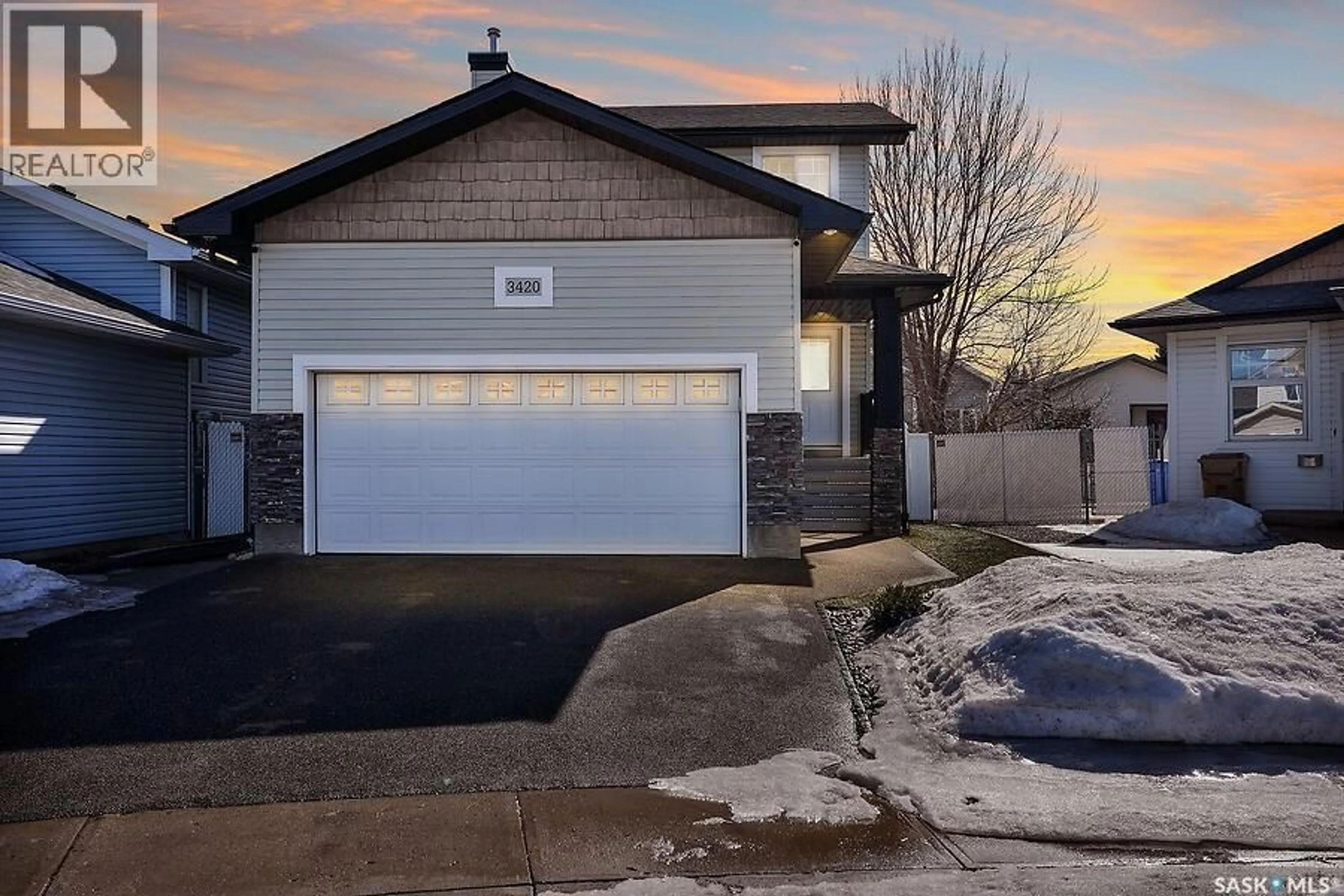 Indoor garage for 3420 MACLACHLAN CRESCENT, Regina Saskatchewan S4R8V1