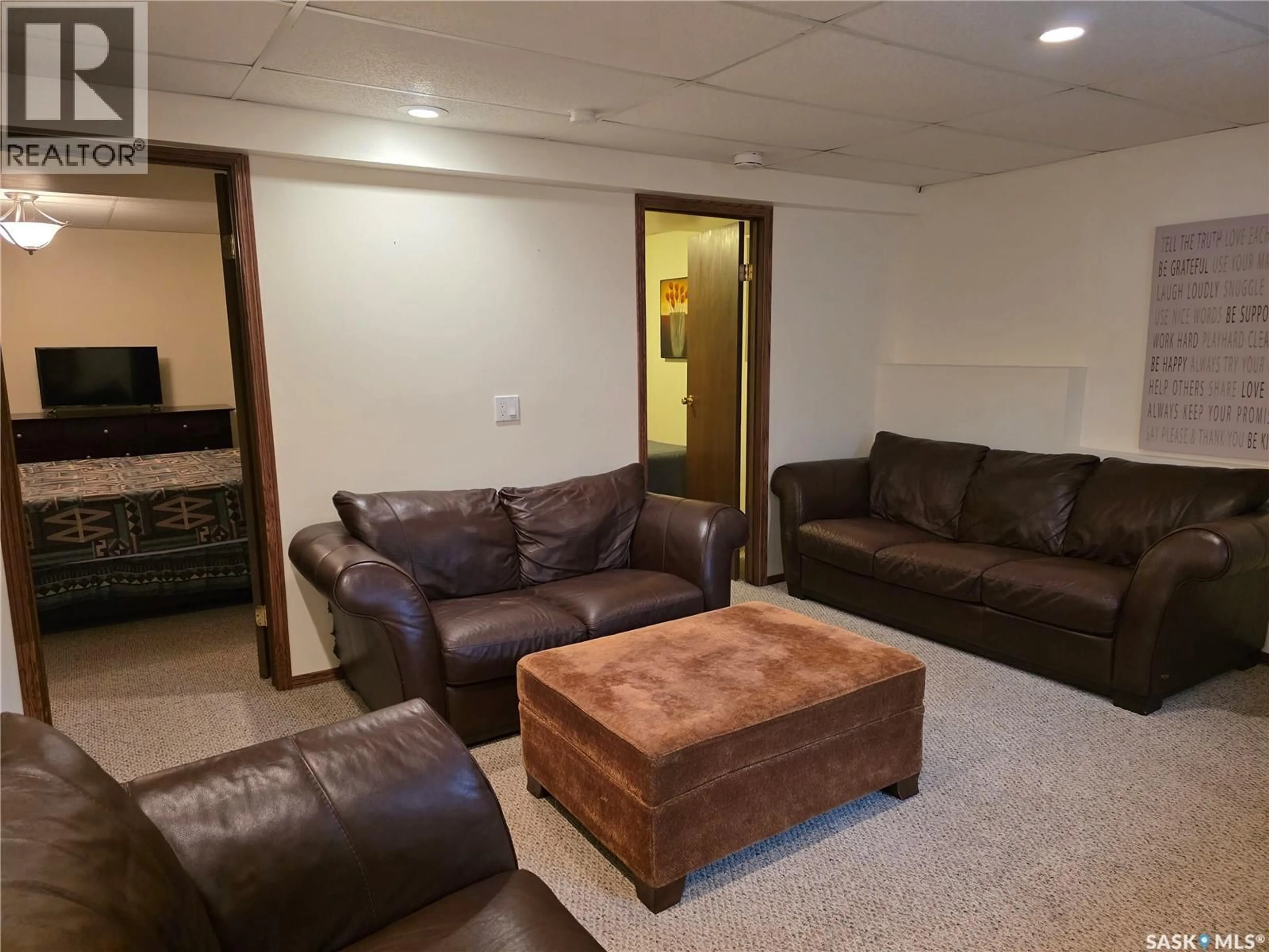 Living room with furniture, unknown for 626 JAN AVENUE, South Lake Saskatchewan S0H4C0