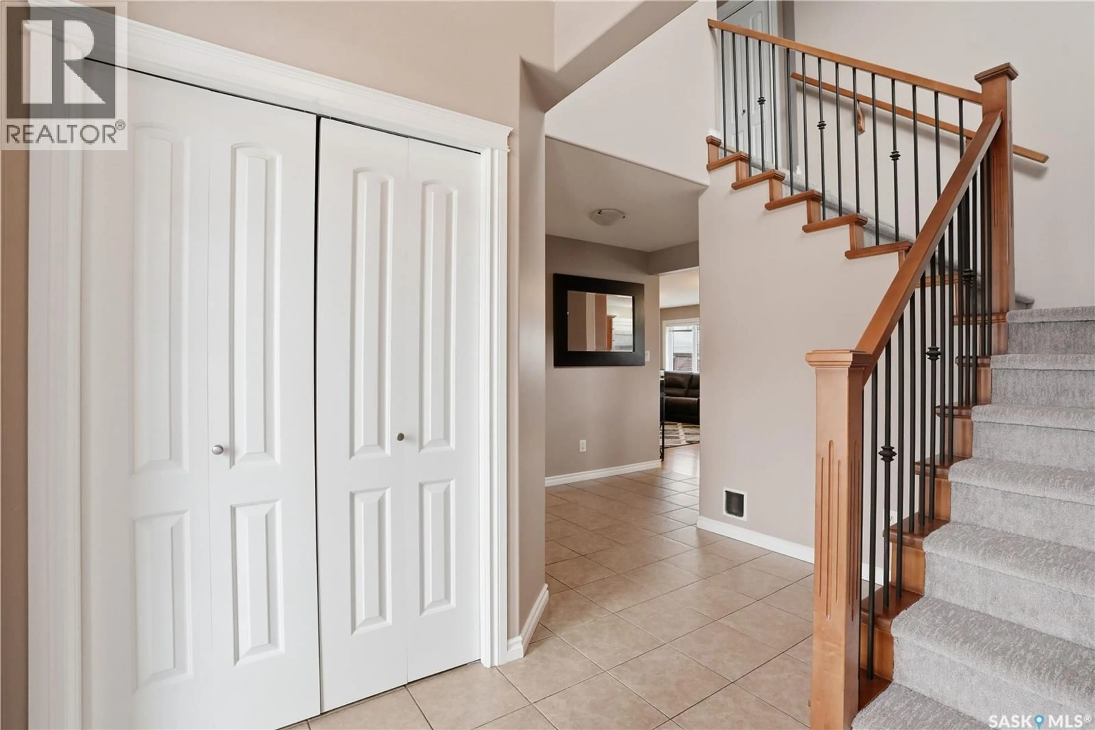 Indoor entryway for 3286 MCCLOCKLIN ROAD, Saskatoon Saskatchewan S7R0B9