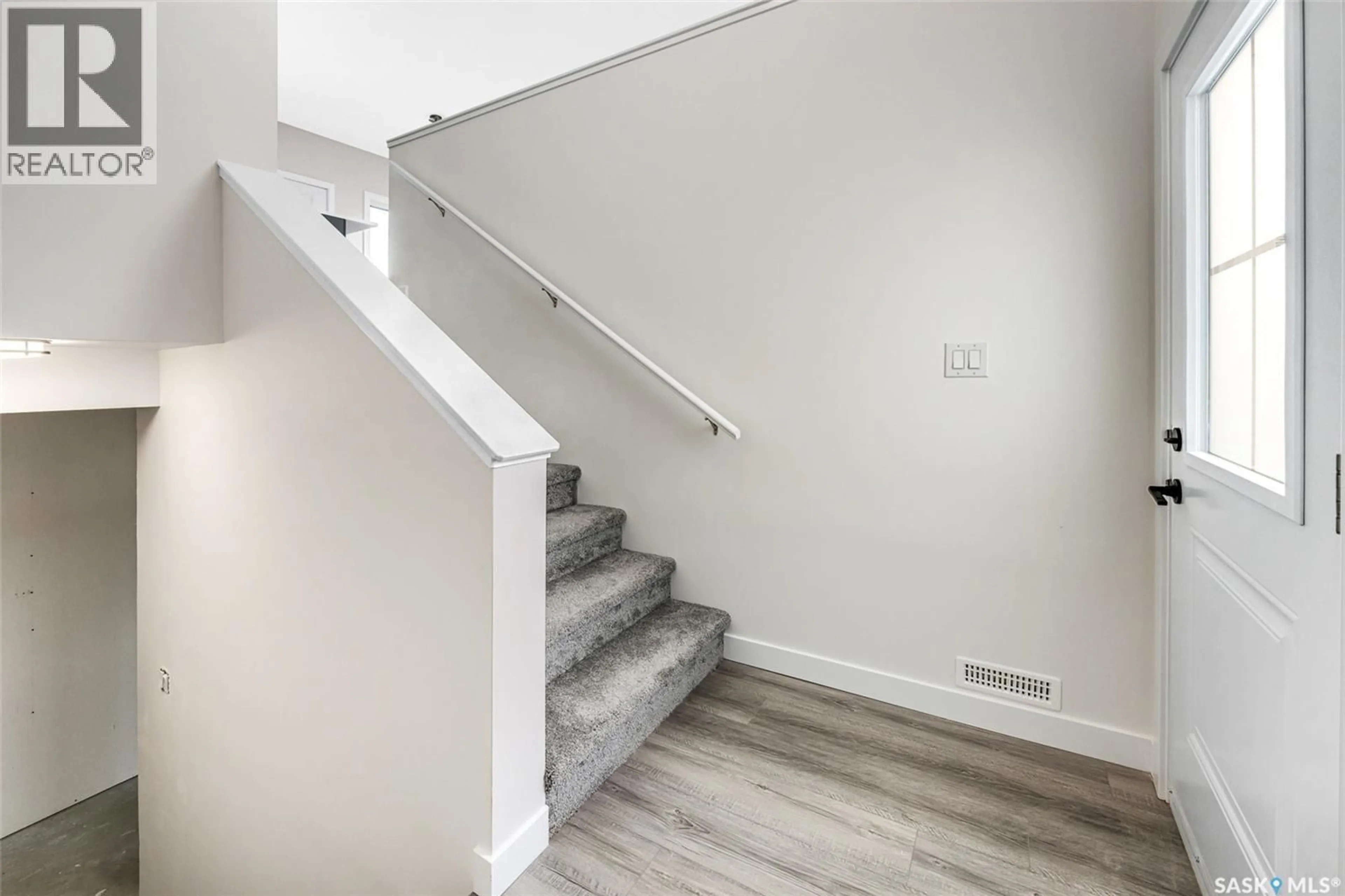 Stairs for 129 MCDONALD STREET, Aberdeen Saskatchewan S0K0A0