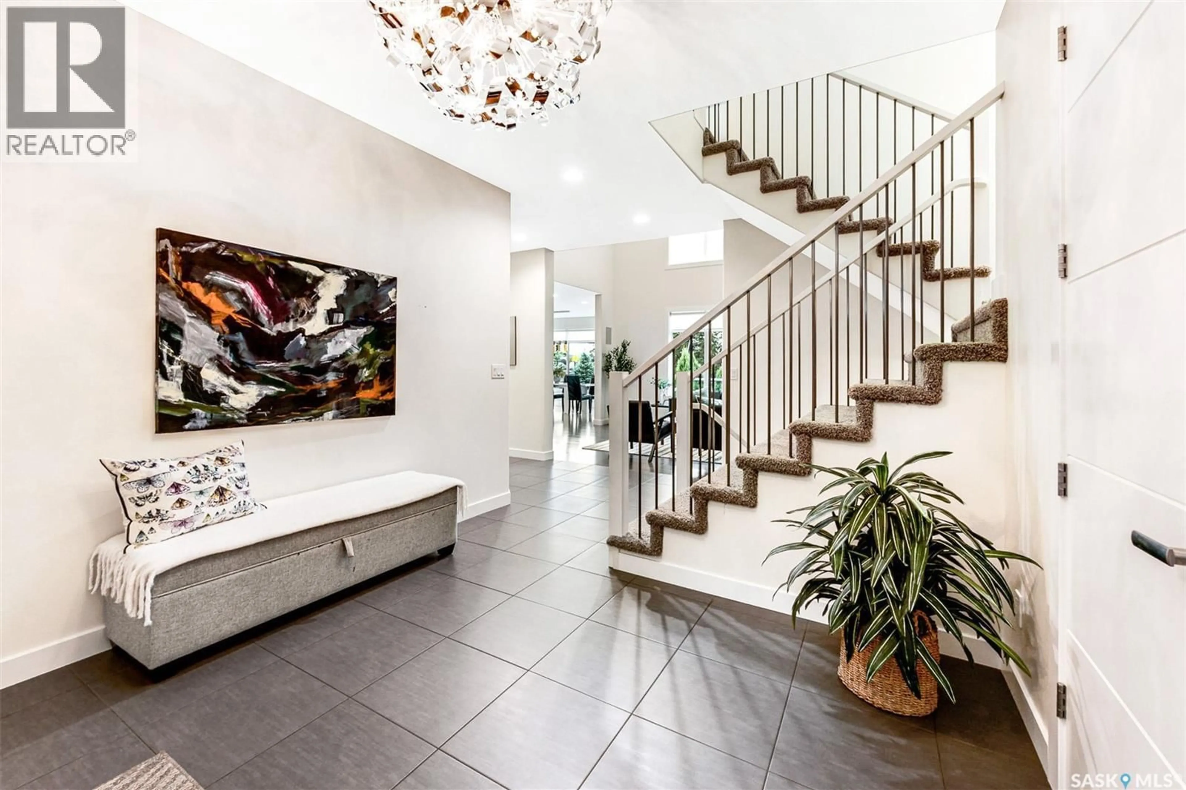 Indoor foyer for 331 ATTON CRESCENT, Saskatoon Saskatchewan S7W0K8