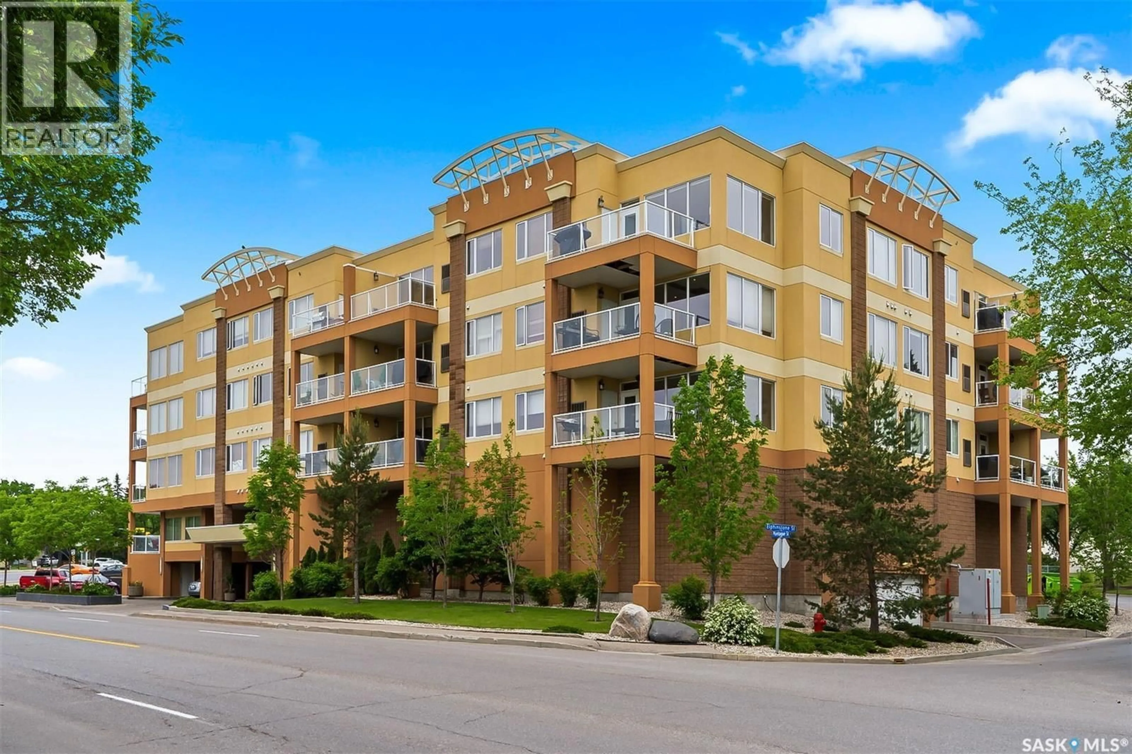 Patio, building for 406 - 2700 MONTAGUE STREET, Regina Saskatchewan S4S0J9