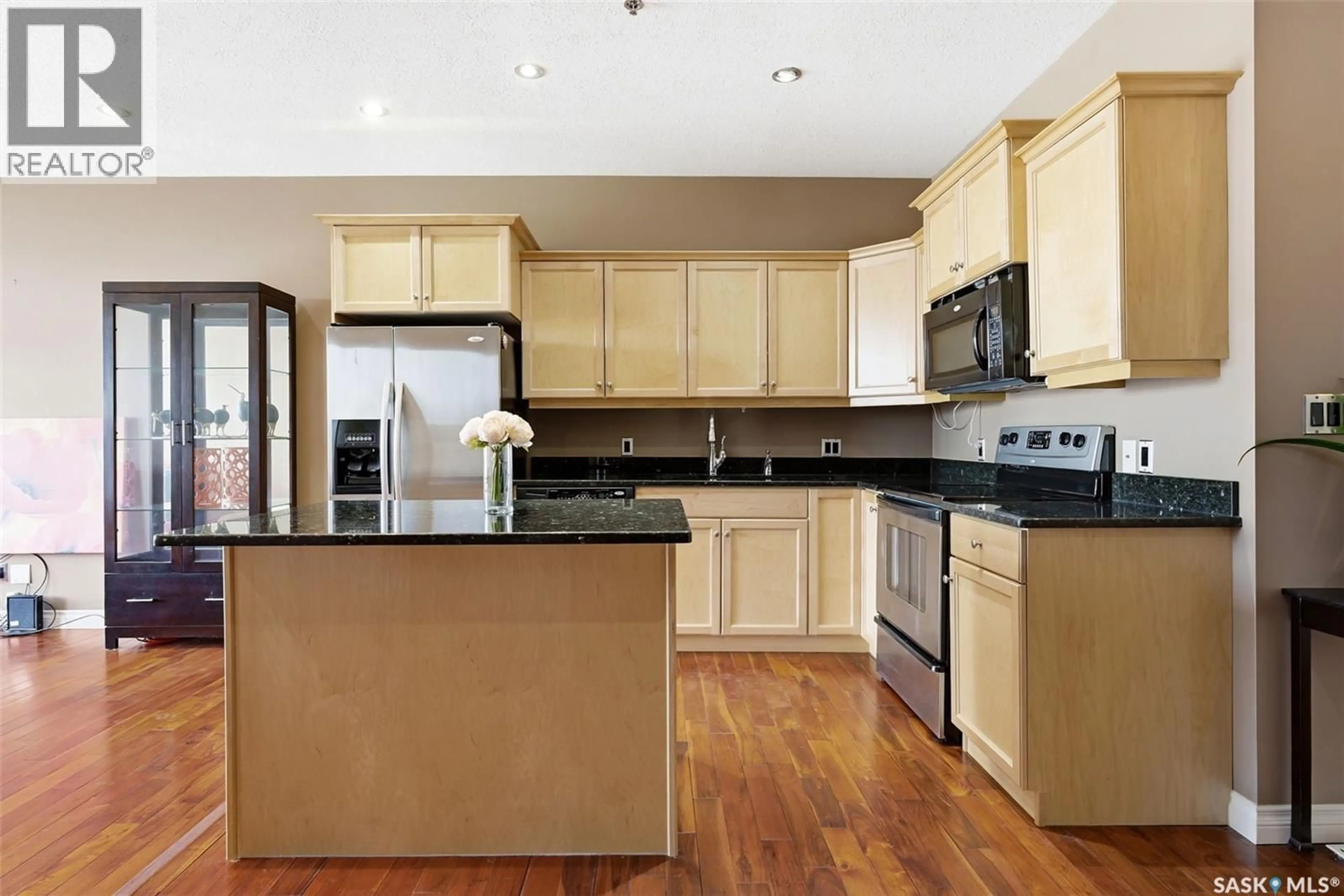 Open concept kitchen, unknown for 406 - 2700 MONTAGUE STREET, Regina Saskatchewan S4S0J9