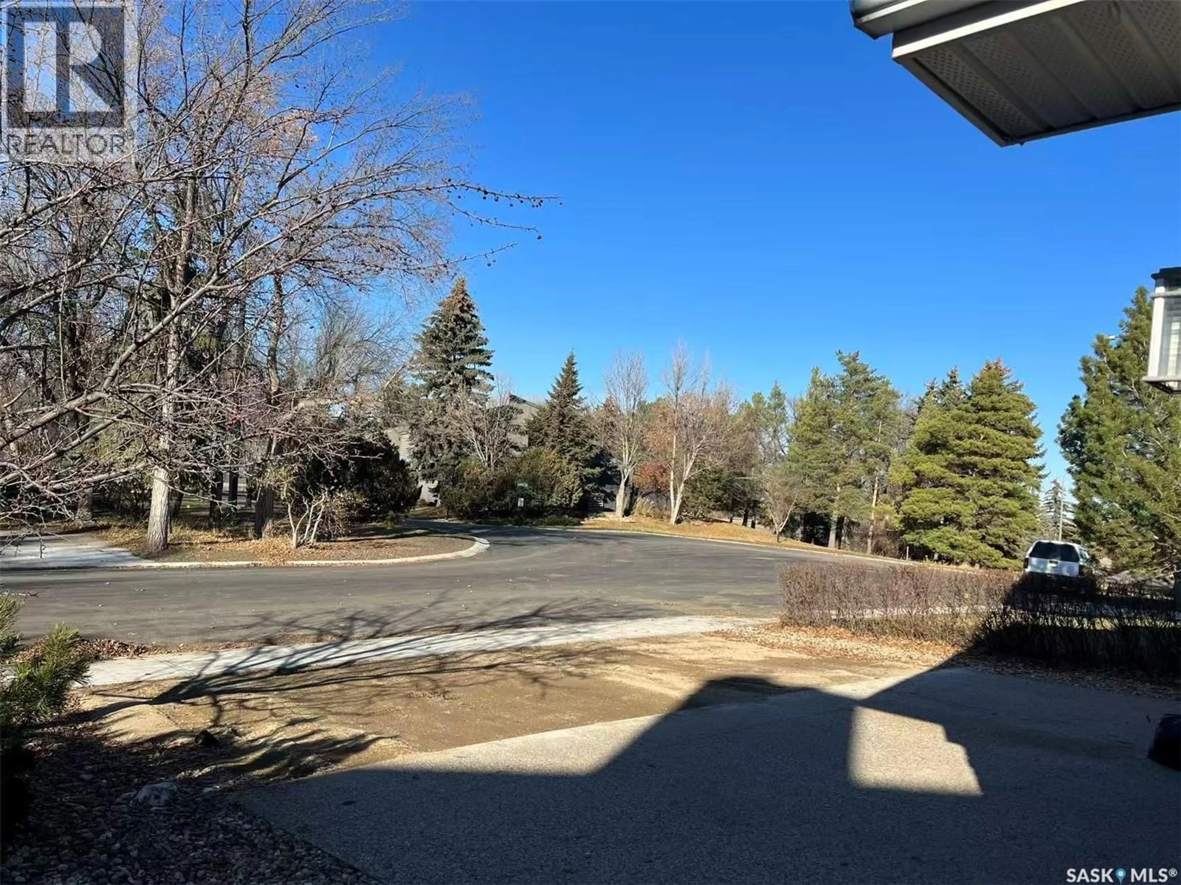 A pic from outside/outdoor area/front of a property/back of a property/a pic from drone, unknown for 13 MARTIN STREET, Regina Saskatchewan S4S3W2