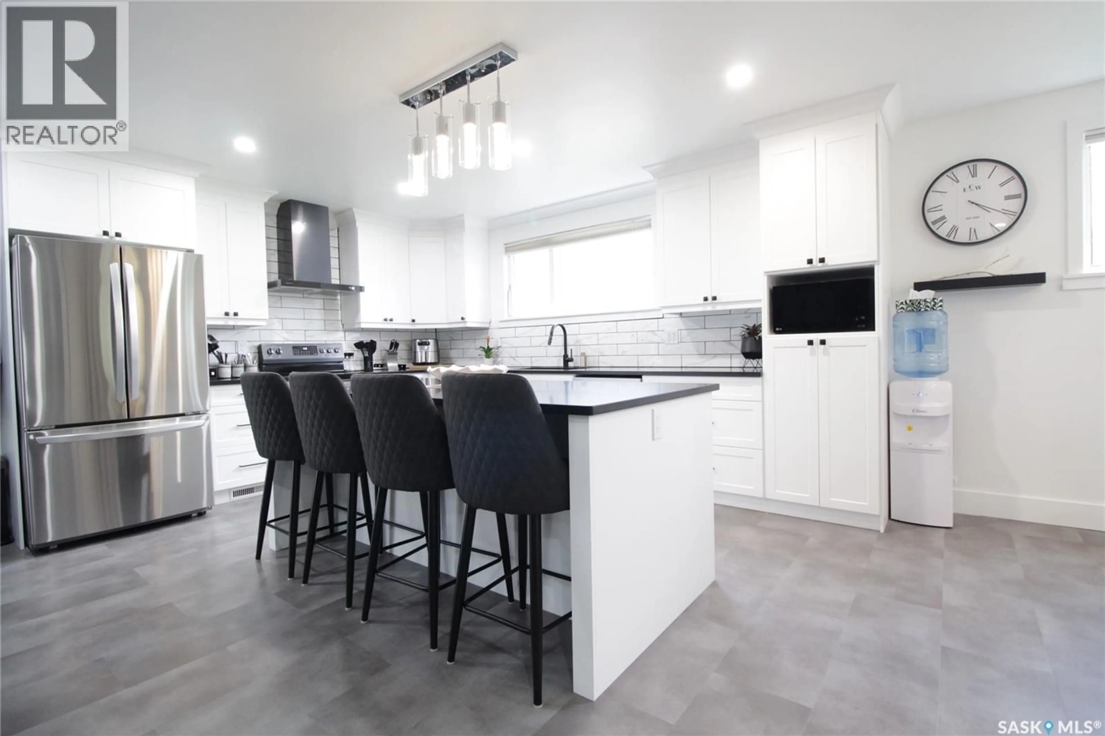 Contemporary kitchen, ceramic/tile floor for 1110 WINDOVER AVENUE, Moosomin Saskatchewan S0G3N0