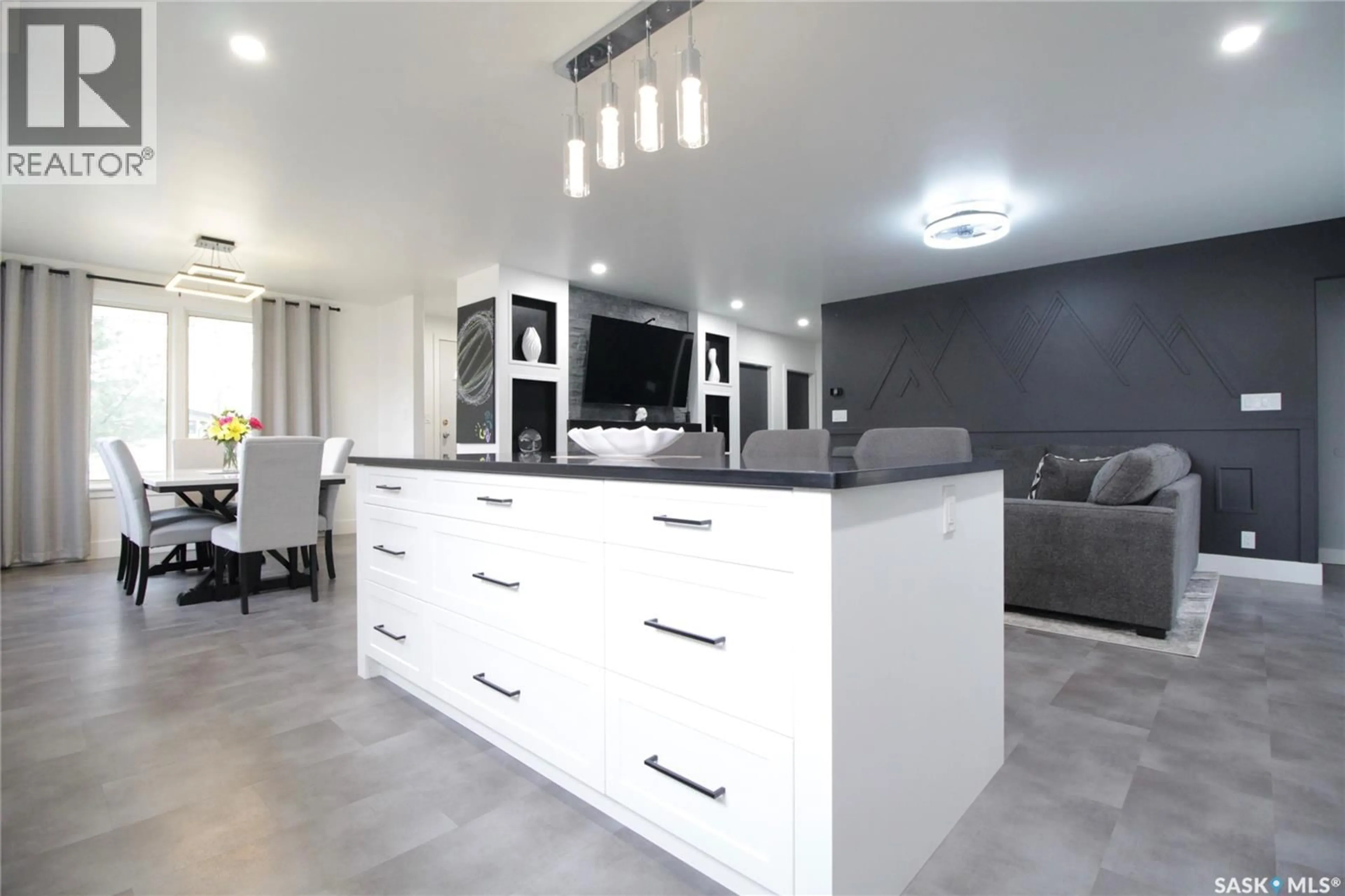 Contemporary kitchen, unknown for 1110 WINDOVER AVENUE, Moosomin Saskatchewan S0G3N0