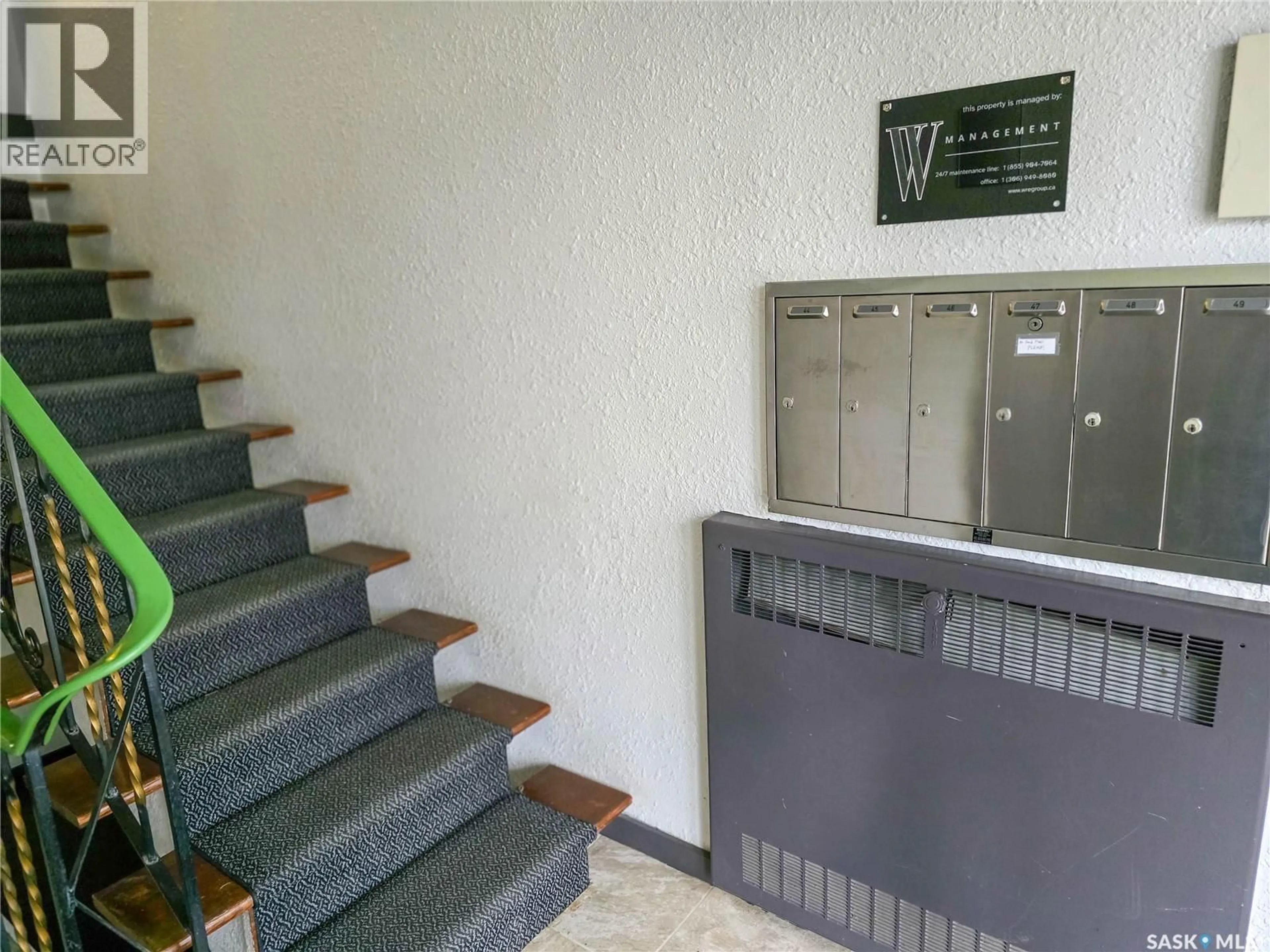 Indoor foyer for 34 42 SPENCE STREET, Regina Saskatchewan S4S4H4