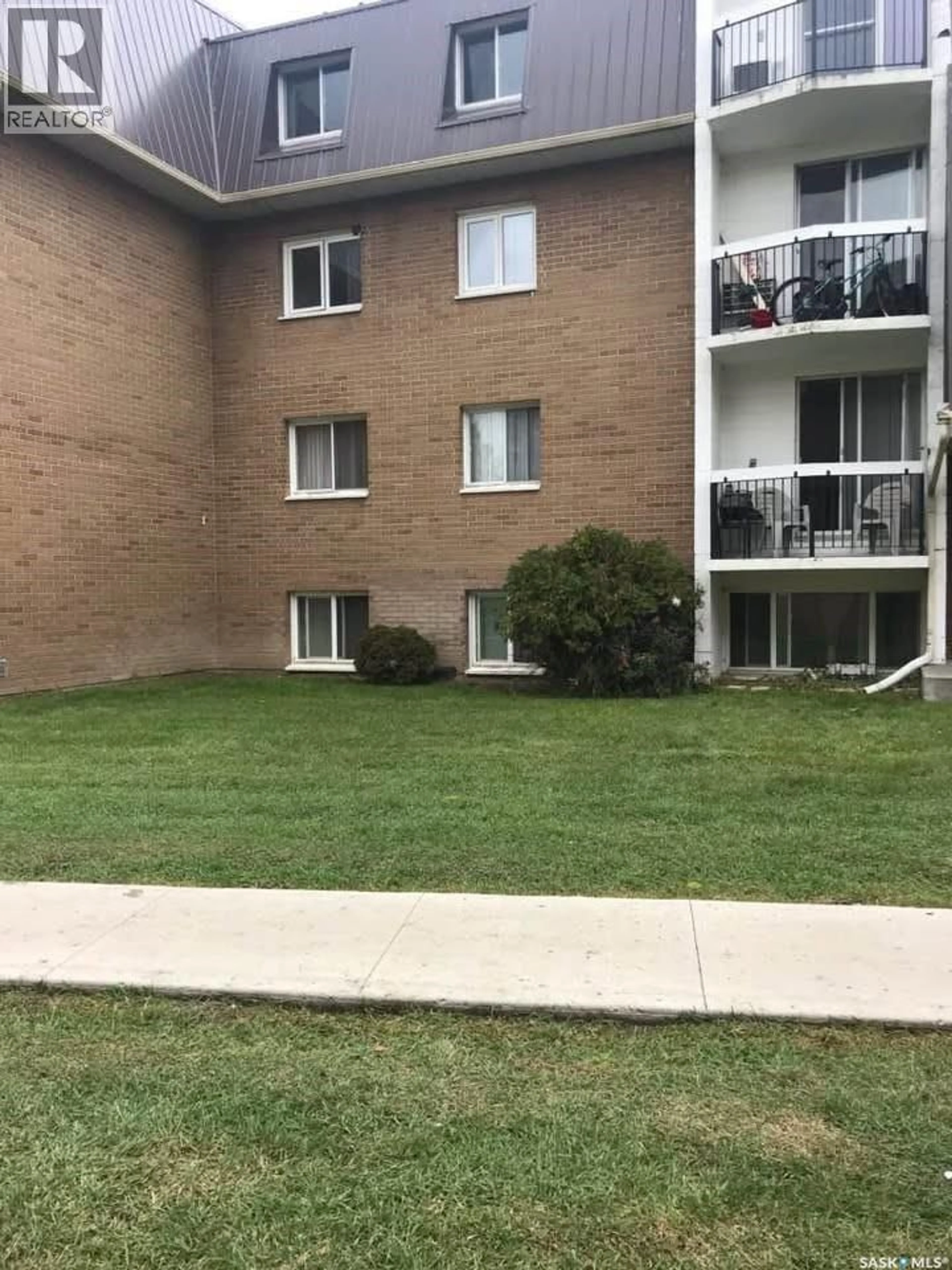 Patio, unknown for 31 & 51 CENTENNIAL STREET, Regina Saskatchewan S4S6P8