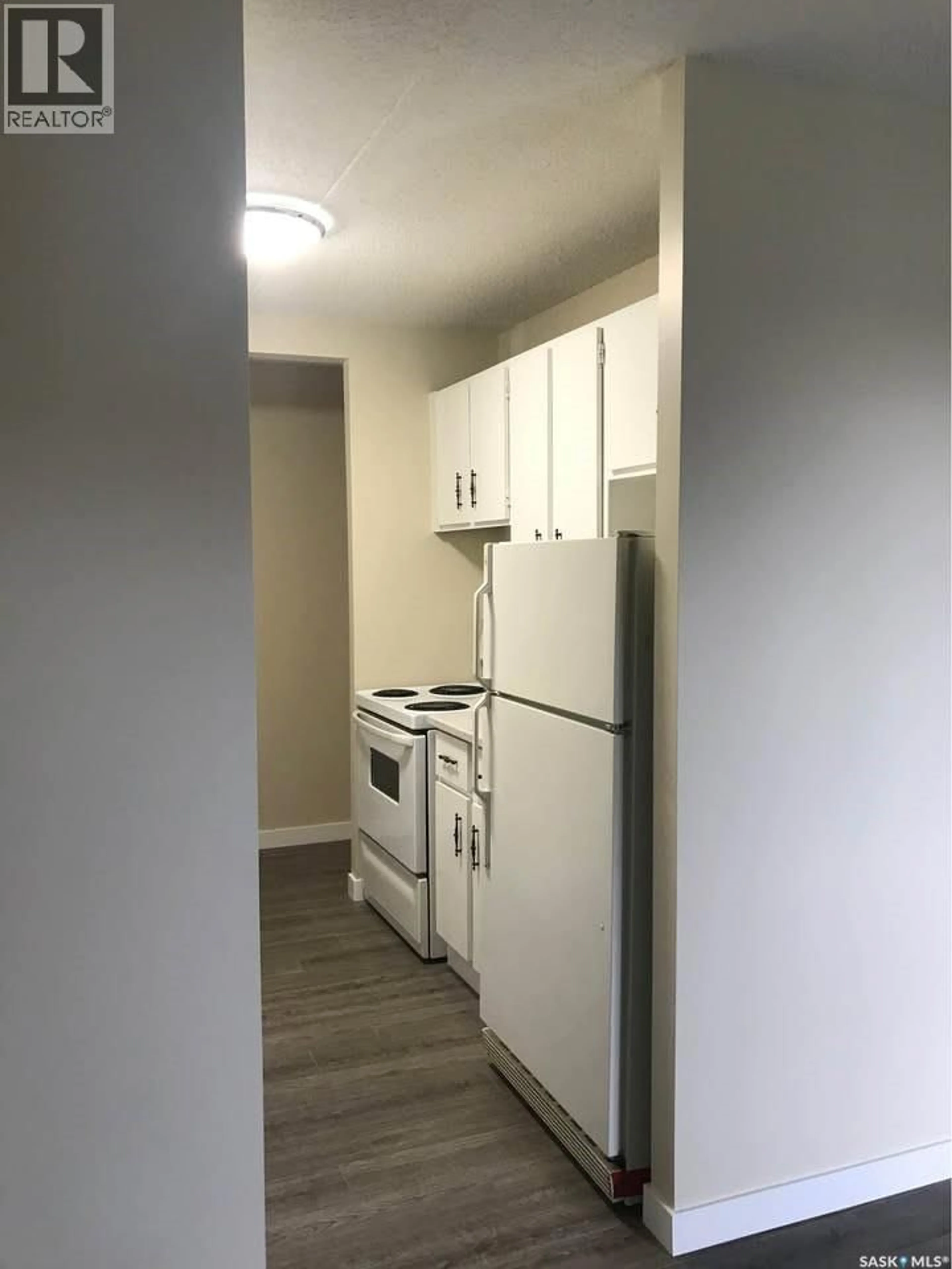 Standard kitchen, unknown for 31 & 51 CENTENNIAL STREET, Regina Saskatchewan S4S6P8