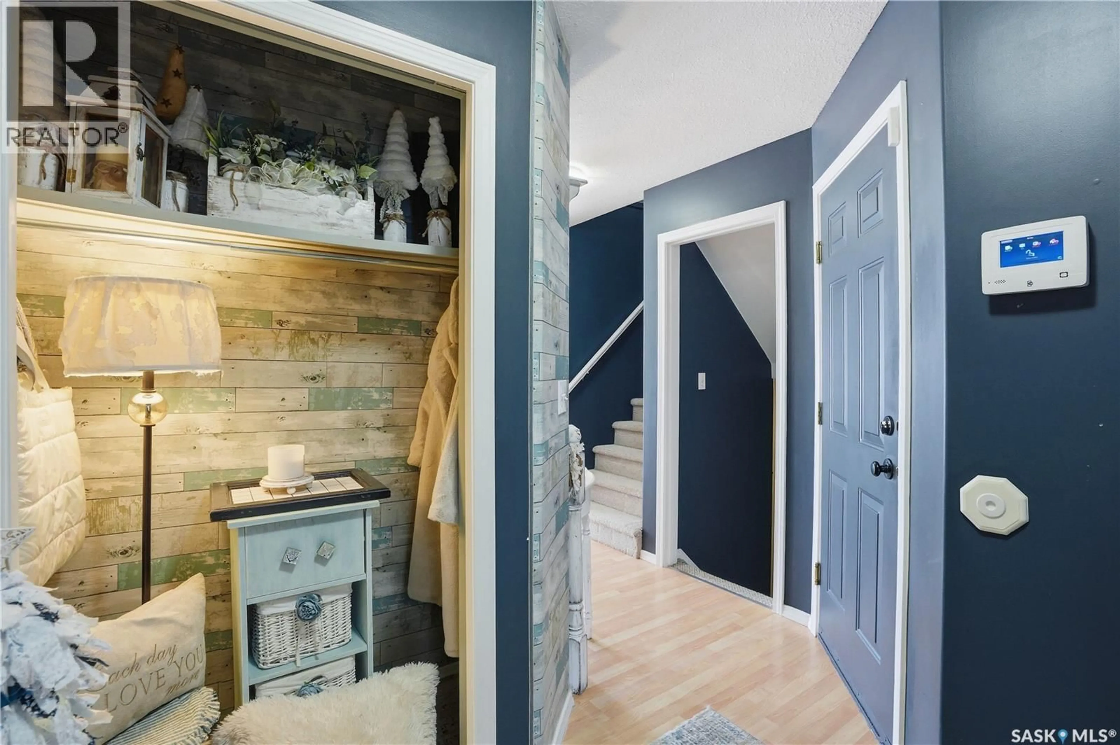 Indoor entryway for 25 110 KEEVIL CRESCENT, Saskatoon Saskatchewan S7N4N8