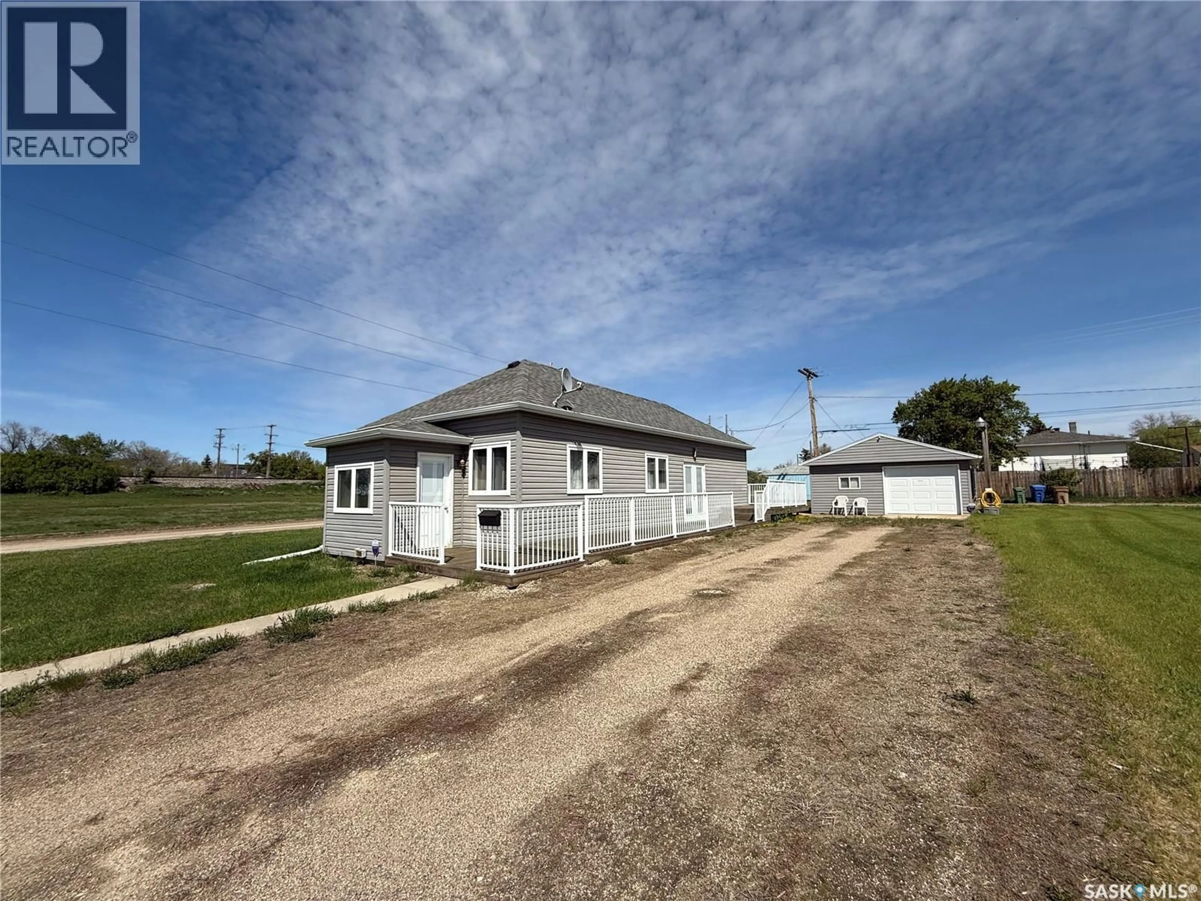 A pic from outside/outdoor area/front of a property/back of a property/a pic from drone, building for 2009 CONNAUGHT STREET, Regina Saskatchewan S4T4T8