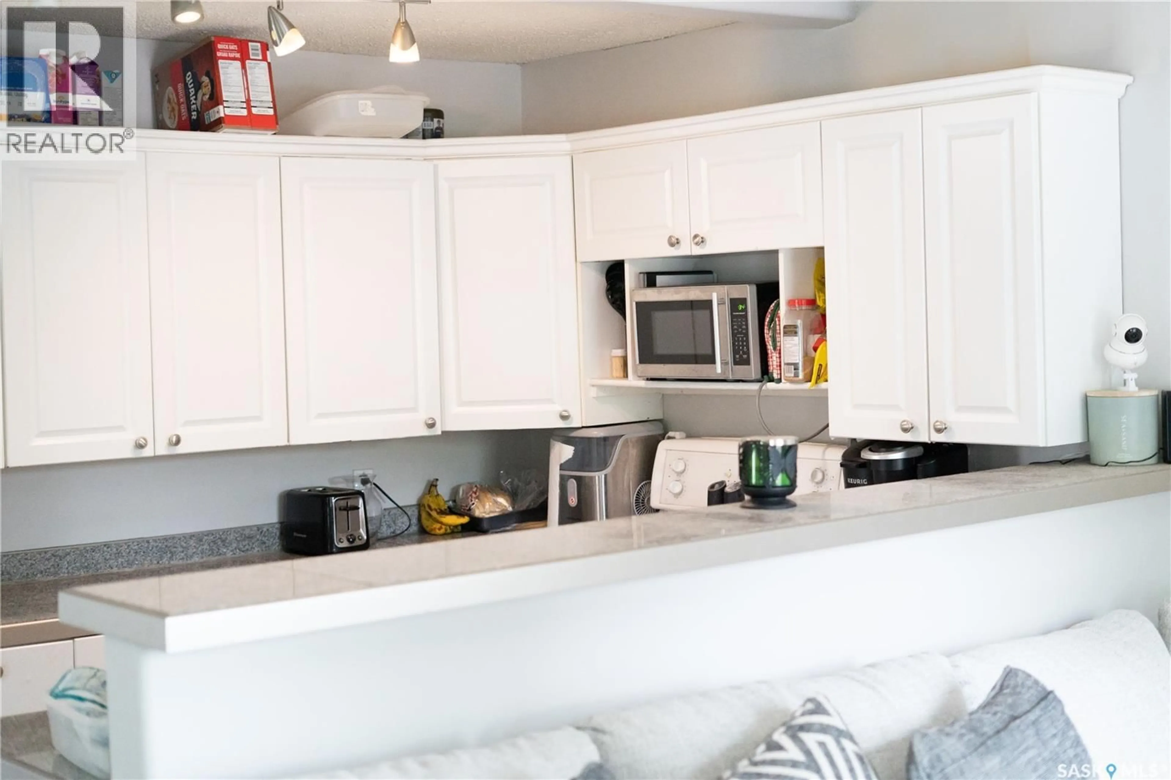 Open concept kitchen, unknown for 2070 REYNOLDS STREET, Regina Saskatchewan S4N3M8