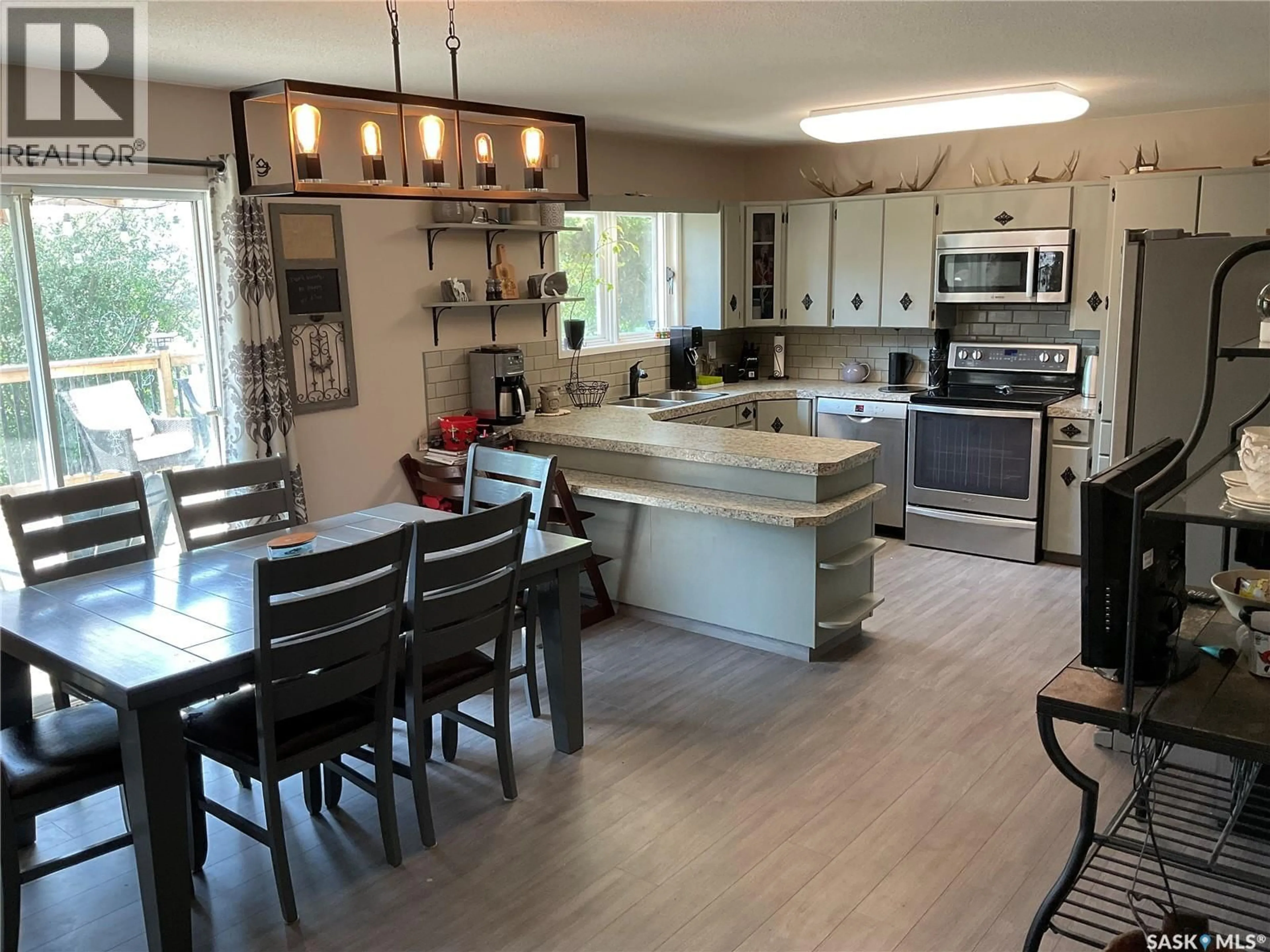 Open concept kitchen, unknown for 600 6TH AVENUE, Cudworth Saskatchewan S0K1B0