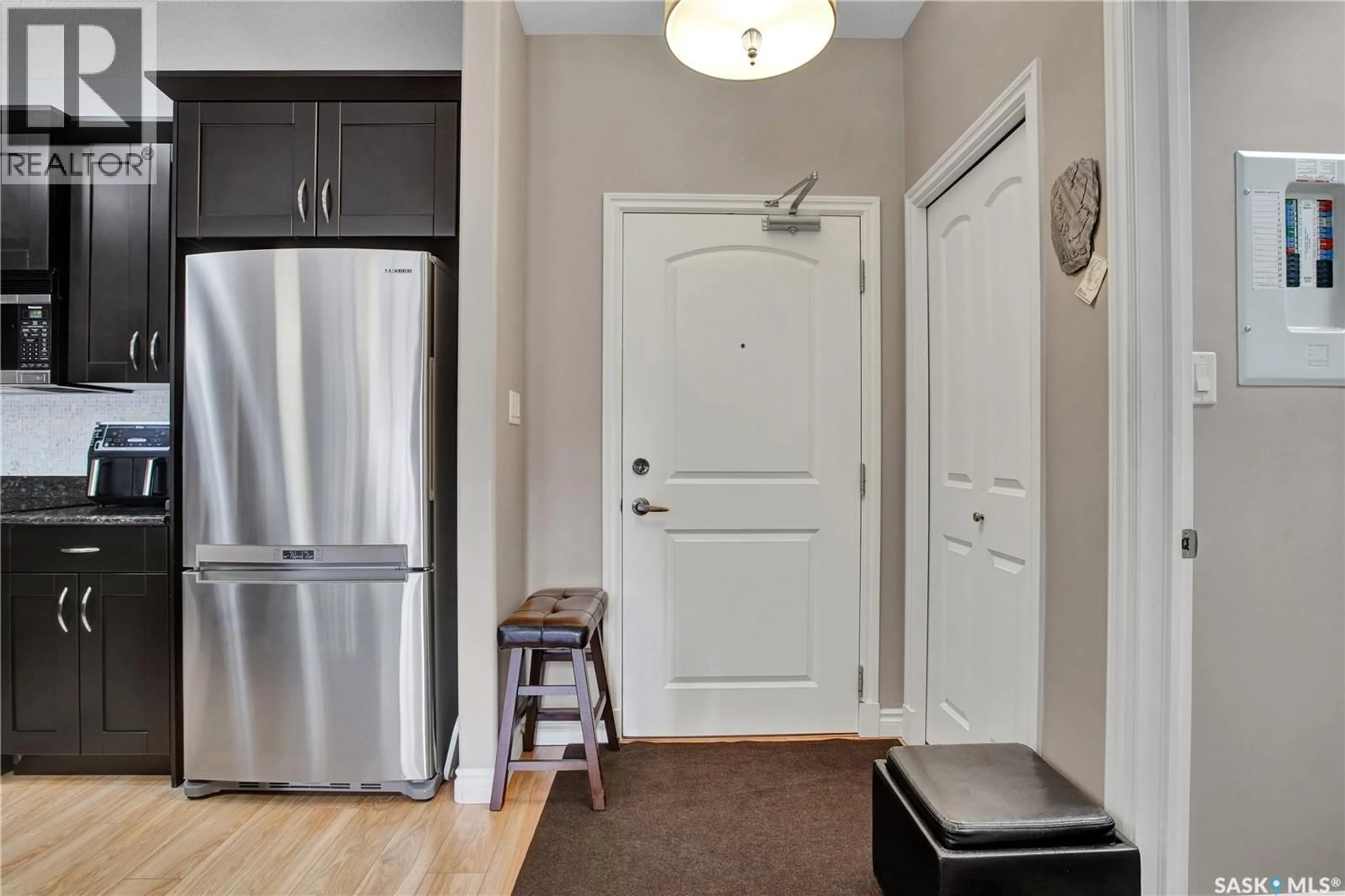 Indoor entryway for 209 - 2730 MAIN STREET, Saskatoon Saskatchewan S7H0M2