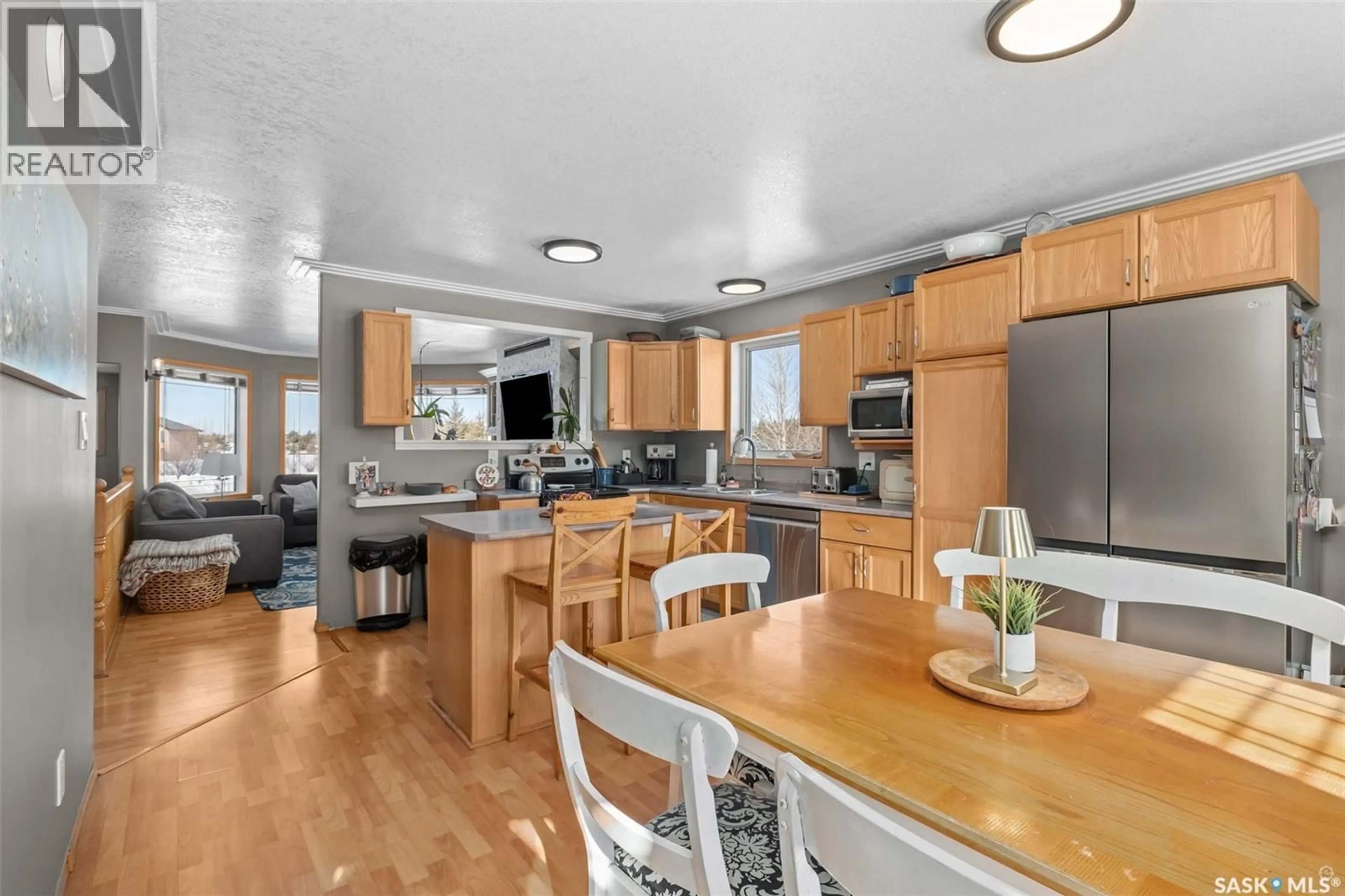 Open concept kitchen, unknown for 808 LAKERIDGE DRIVE, Buckland Rm No. 491 Saskatchewan S6V5R3