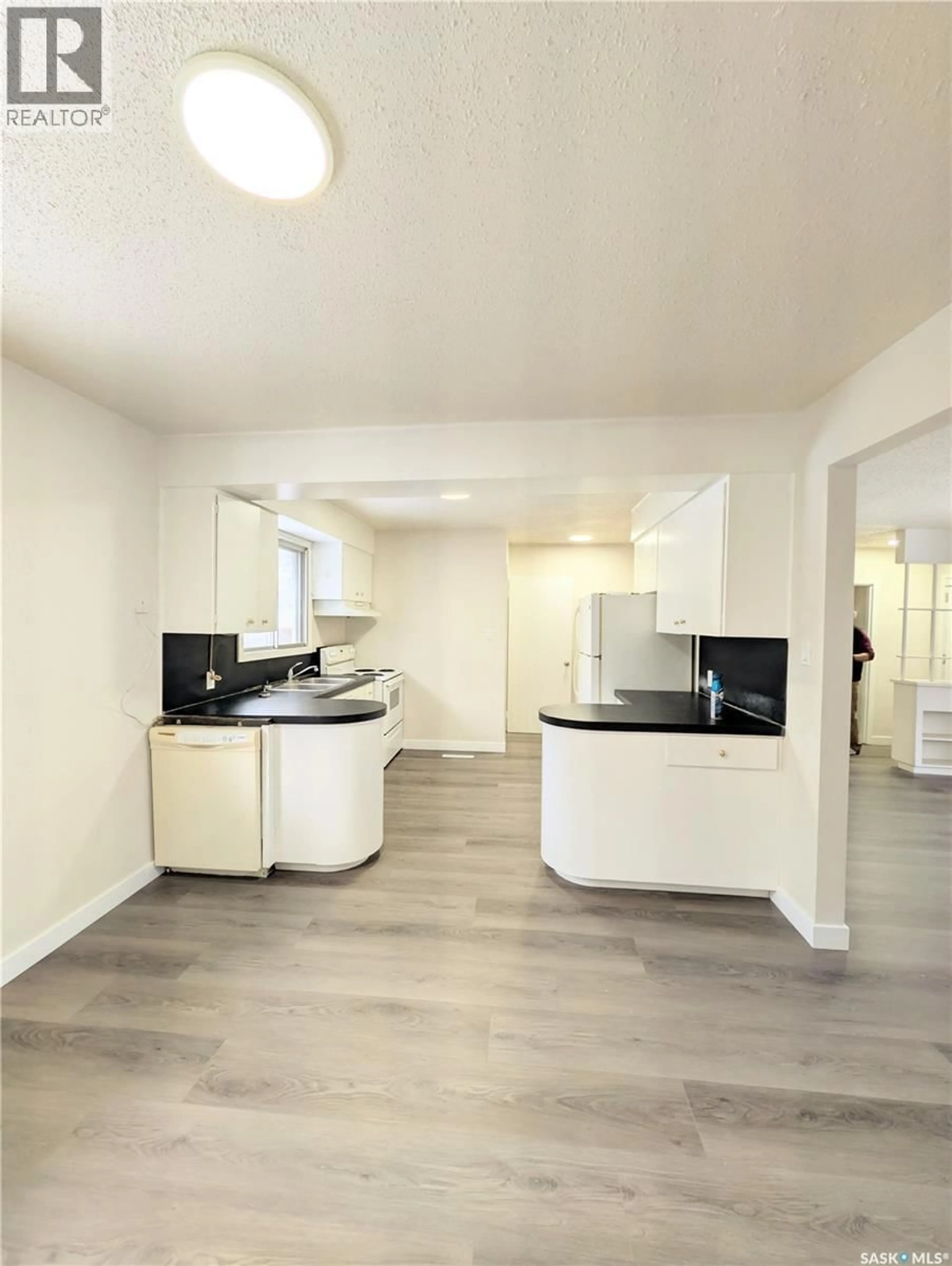 Open concept kitchen, unknown for 448 6TH AVENUE, Swift Current Saskatchewan S9H0Y3