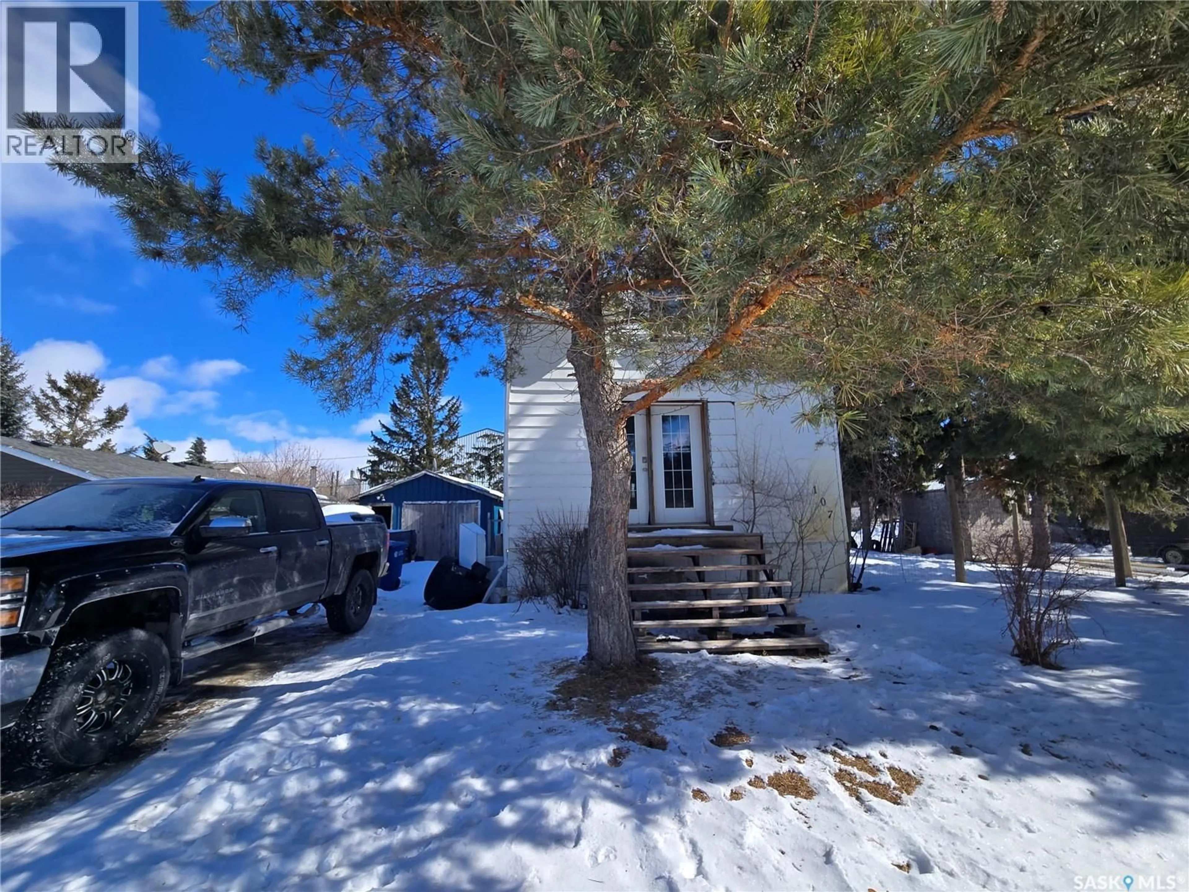 A pic from outside/outdoor area/front of a property/back of a property/a pic from drone, street for 107 VAN HORNE STREET, Windthorst Saskatchewan S0G5G0