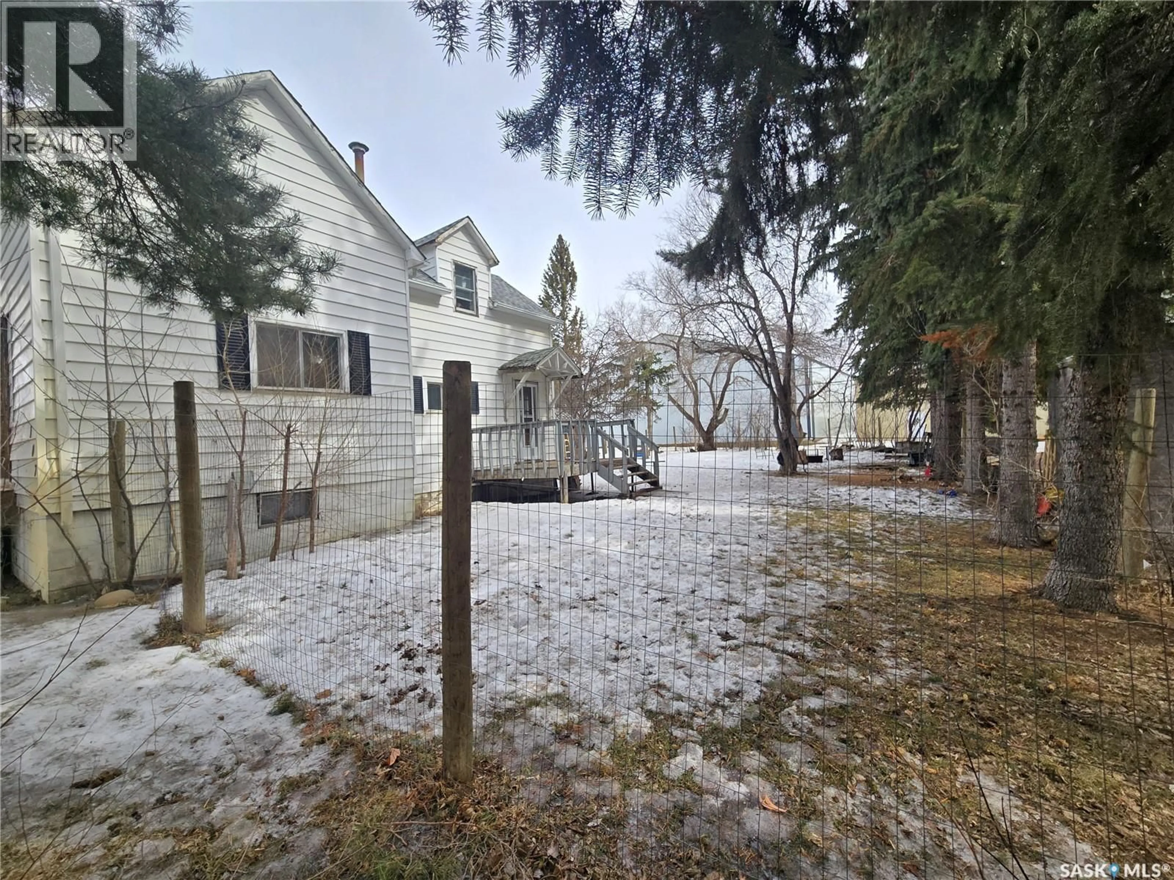 Patio, street for 107 VAN HORNE STREET, Windthorst Saskatchewan S0G5G0