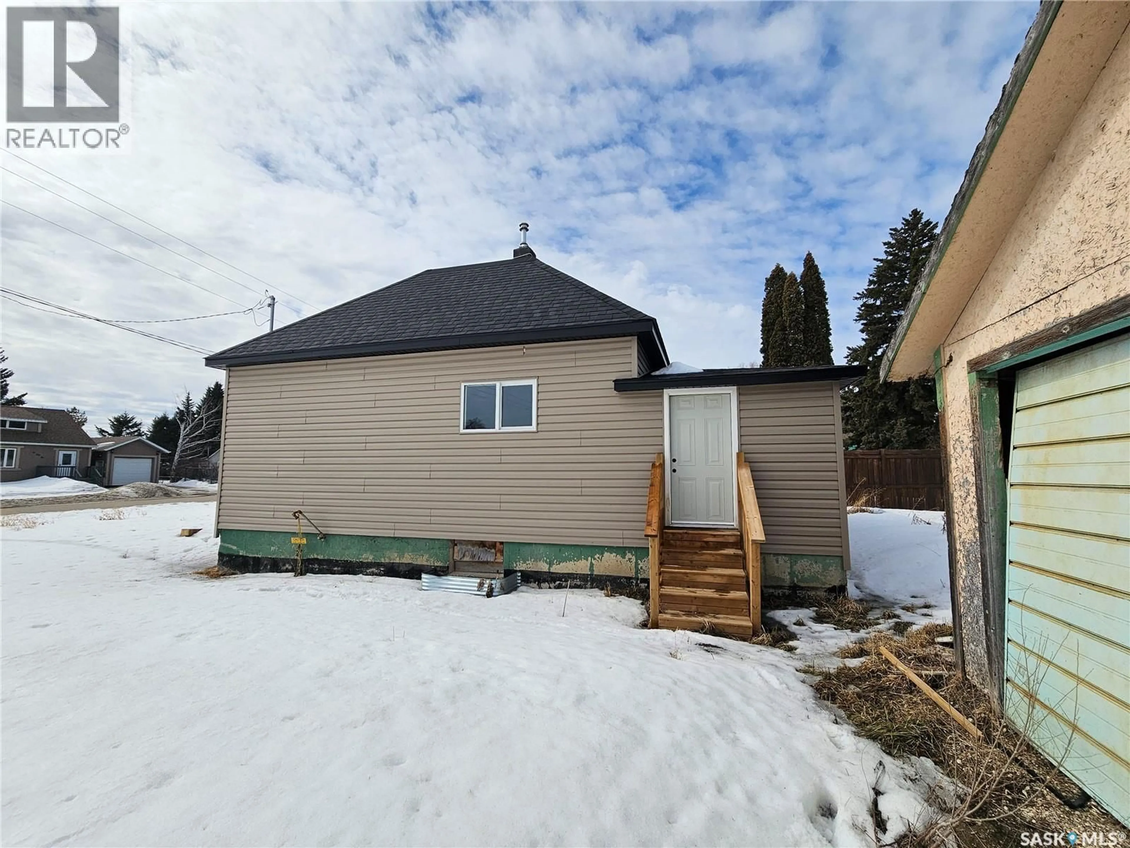 Shed for 1038 VETERANS AVENUE, Esterhazy Saskatchewan S0A0X0