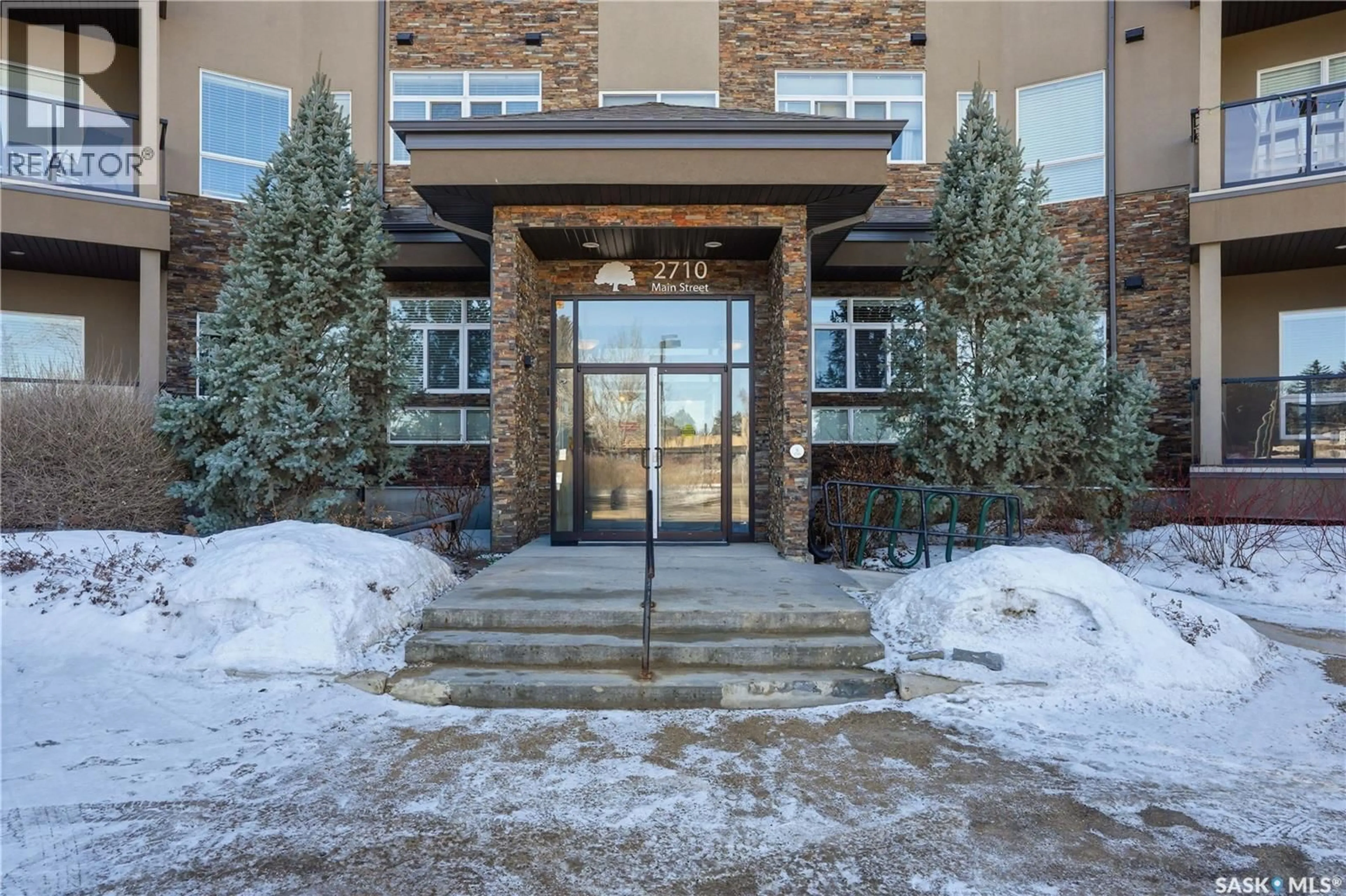 Indoor foyer for 324 2710 MAIN STREET, Saskatoon Saskatchewan S7H0M3