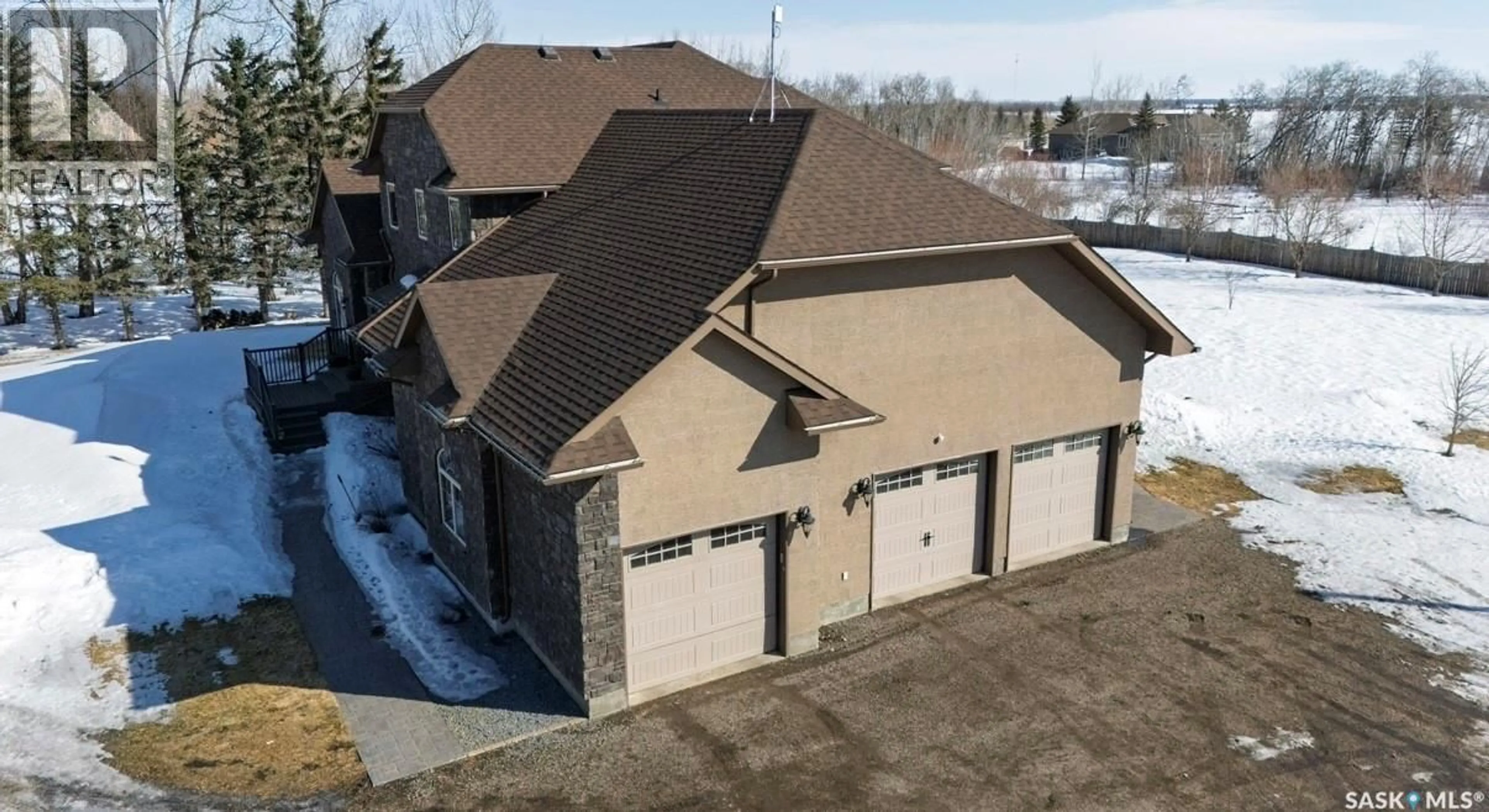 A pic from outside/outdoor area/front of a property/back of a property/a pic from drone, building for 41 YORK LAKE ROAD, Orkney Rm No. 244 Saskatchewan S3N2X1