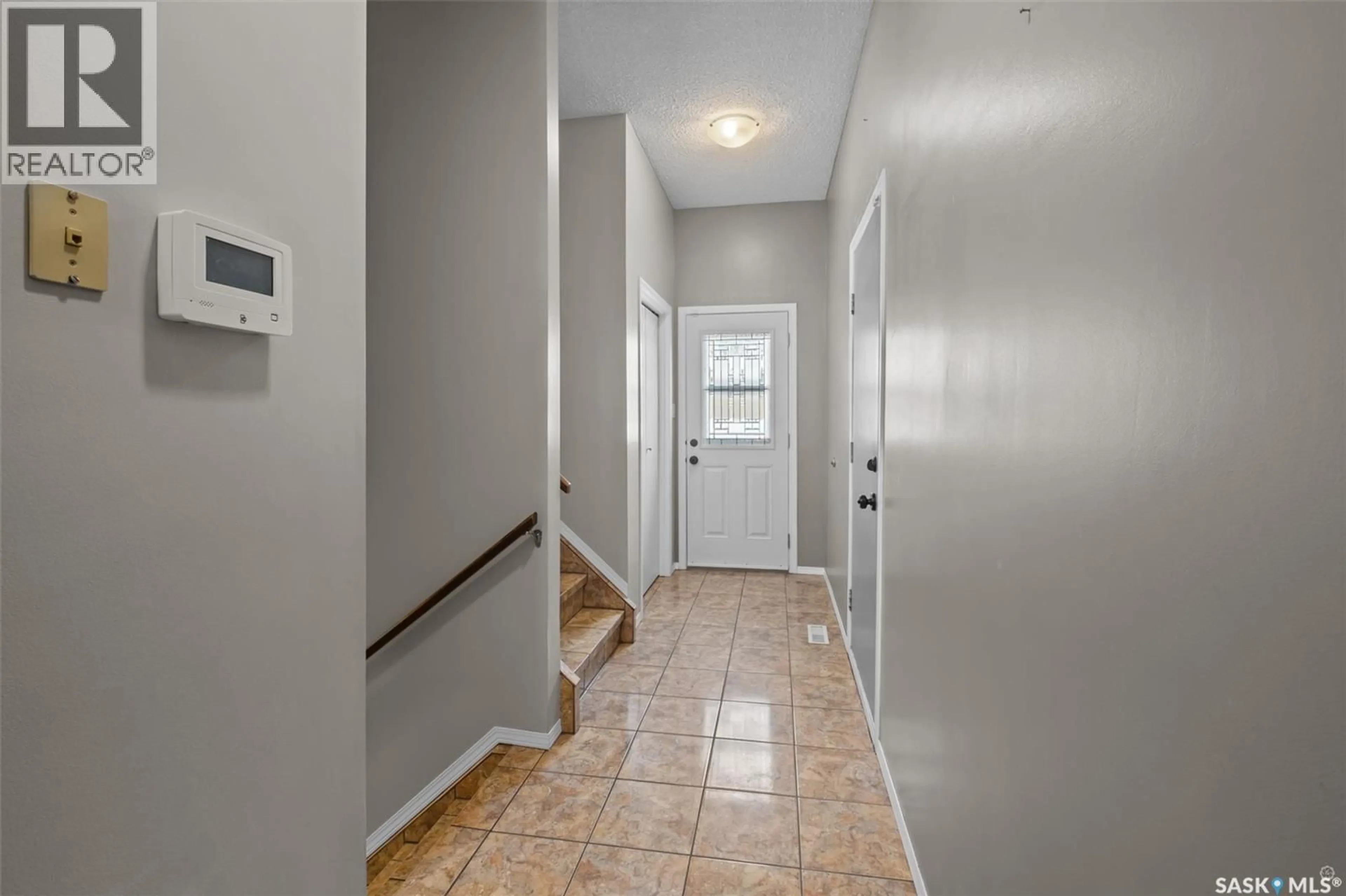 Indoor entryway for 2425 15TH AVENUE, Prince Albert Saskatchewan S6V6H4