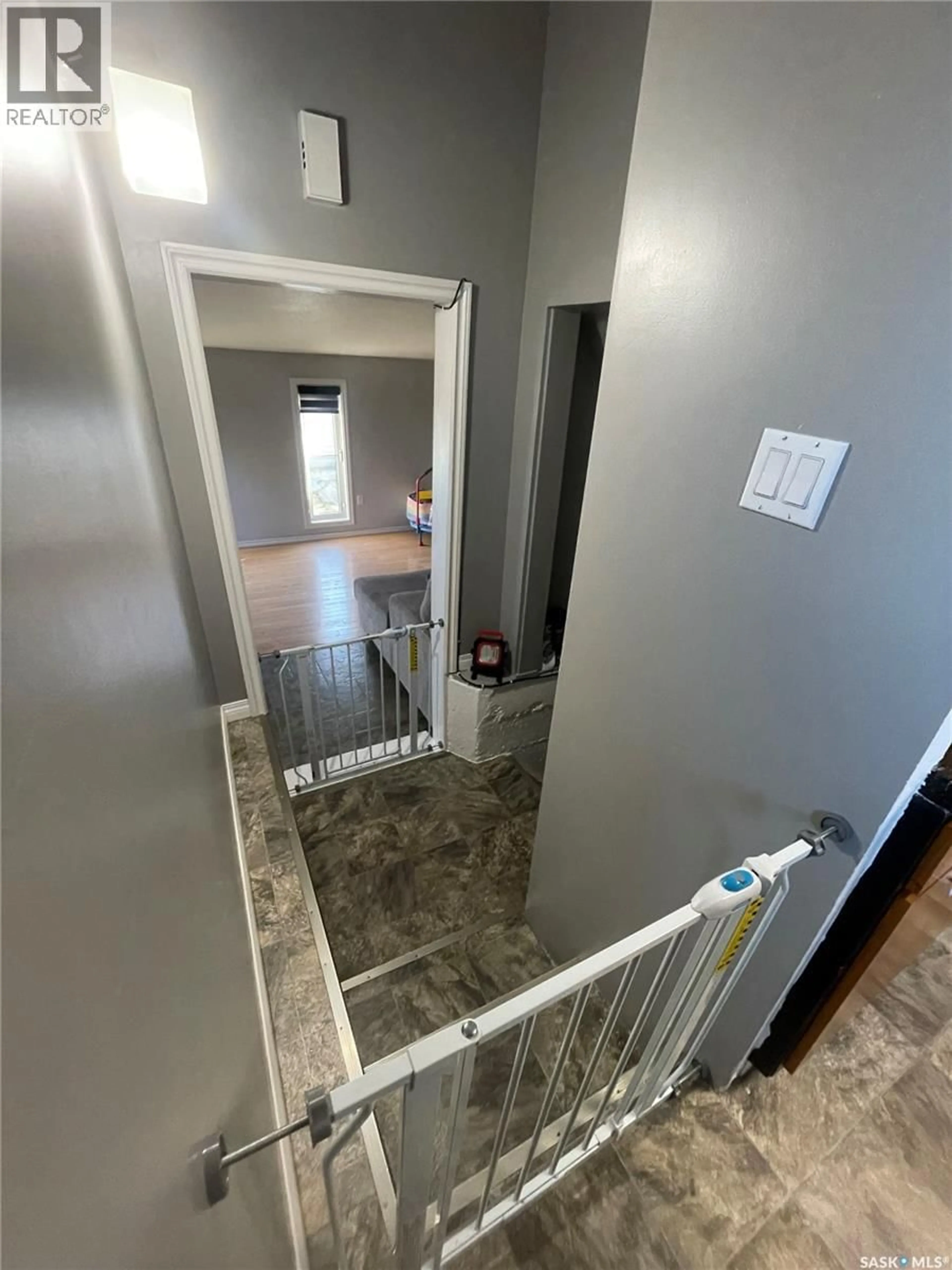 Indoor entryway for 1002 2ND STREET, Estevan Saskatchewan S4A0L7