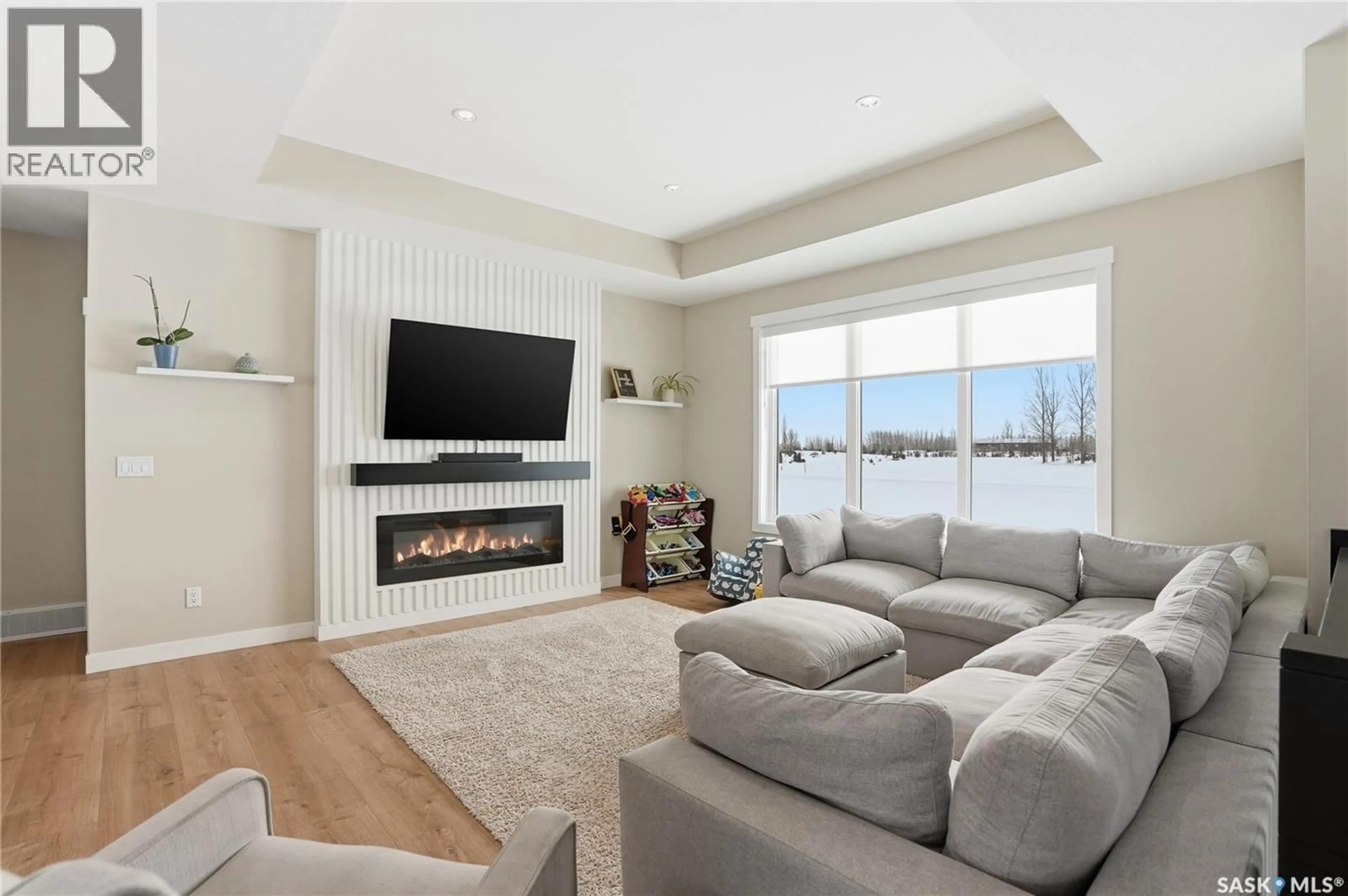 Living room with furniture, unknown for 25 PHEASANT MEADOWS CRESCENT, Dundurn Rm No. 314 Saskatchewan S7C0C2
