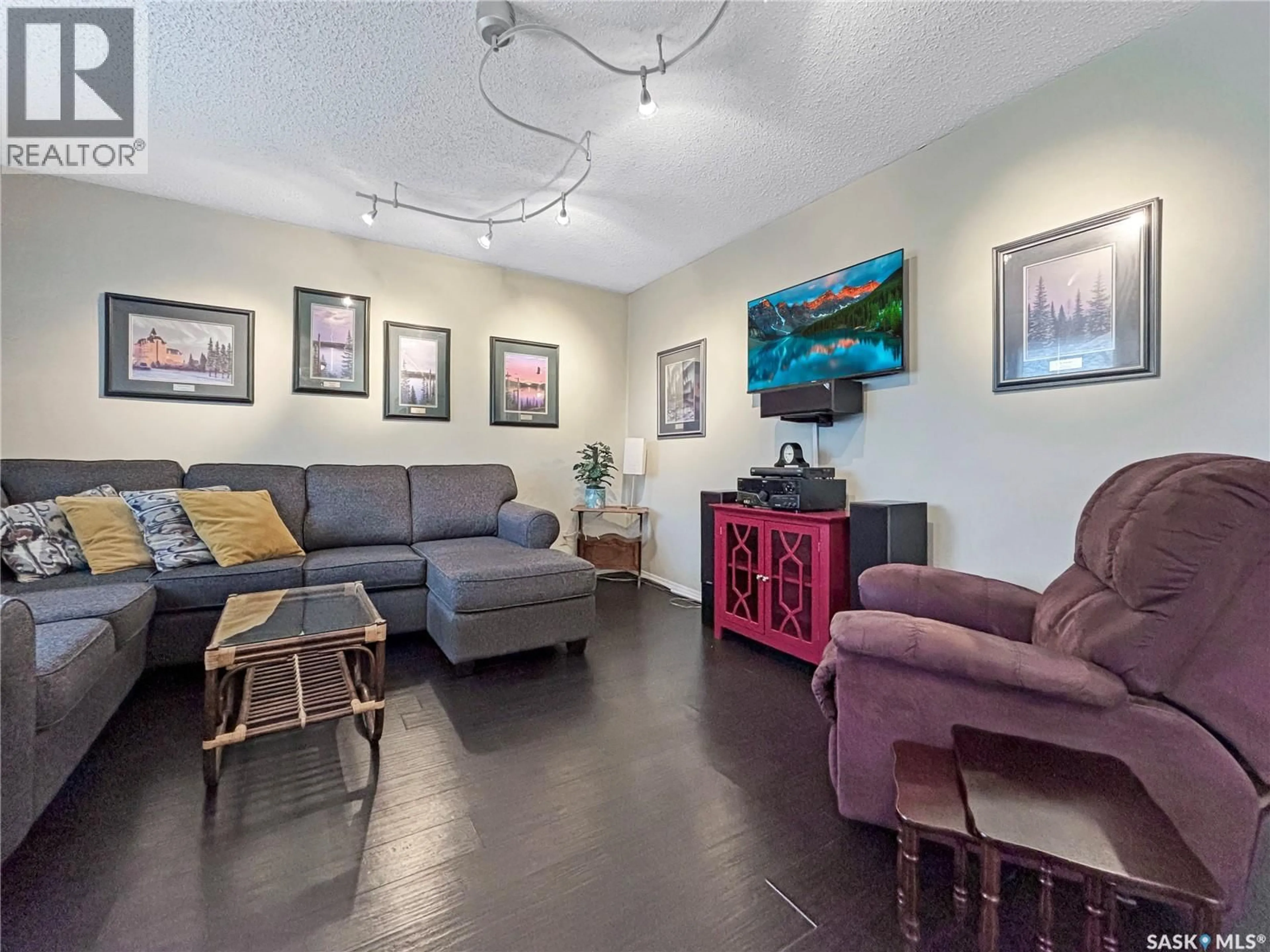 Living room with furniture, unknown for 437 DOUGLAS CRESCENT, Saskatoon Saskatchewan S7L4T6