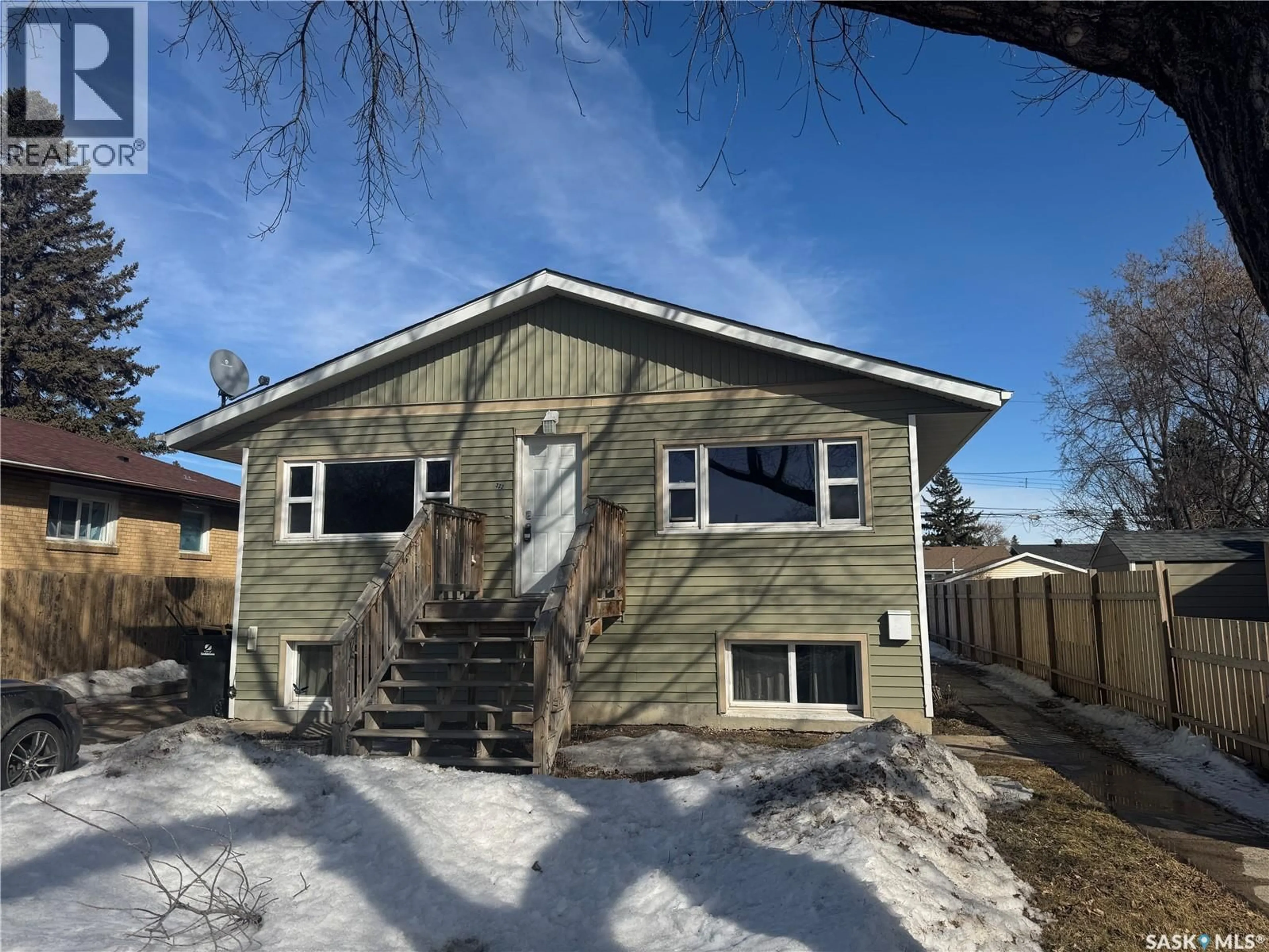 Home with vinyl exterior material, building for 322 WITNEY AVENUE, Saskatoon Saskatchewan S7M3K5