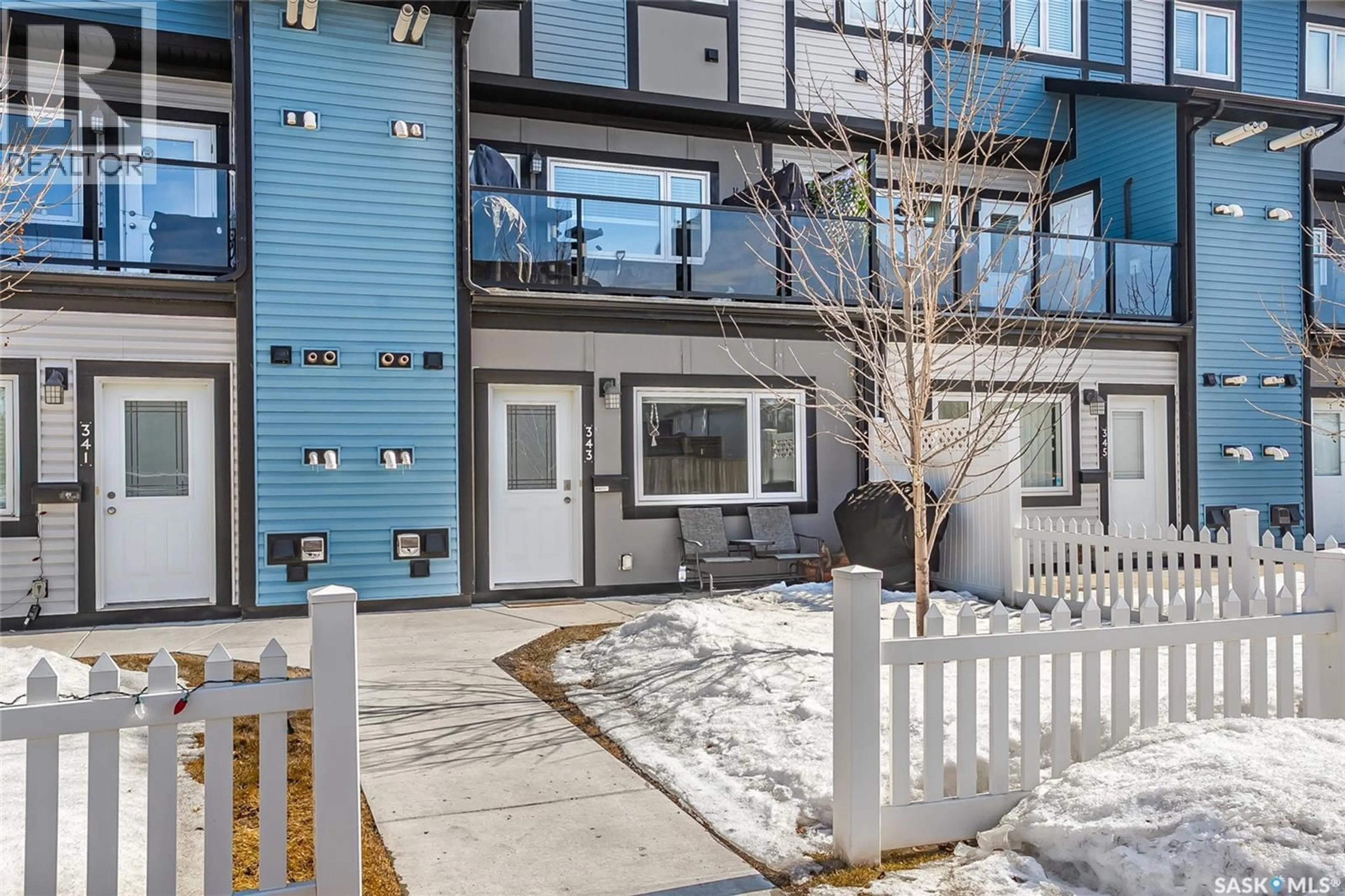 Patio, street for 343 620 CORNISH ROAD, Saskatoon Saskatchewan S7T0Y3