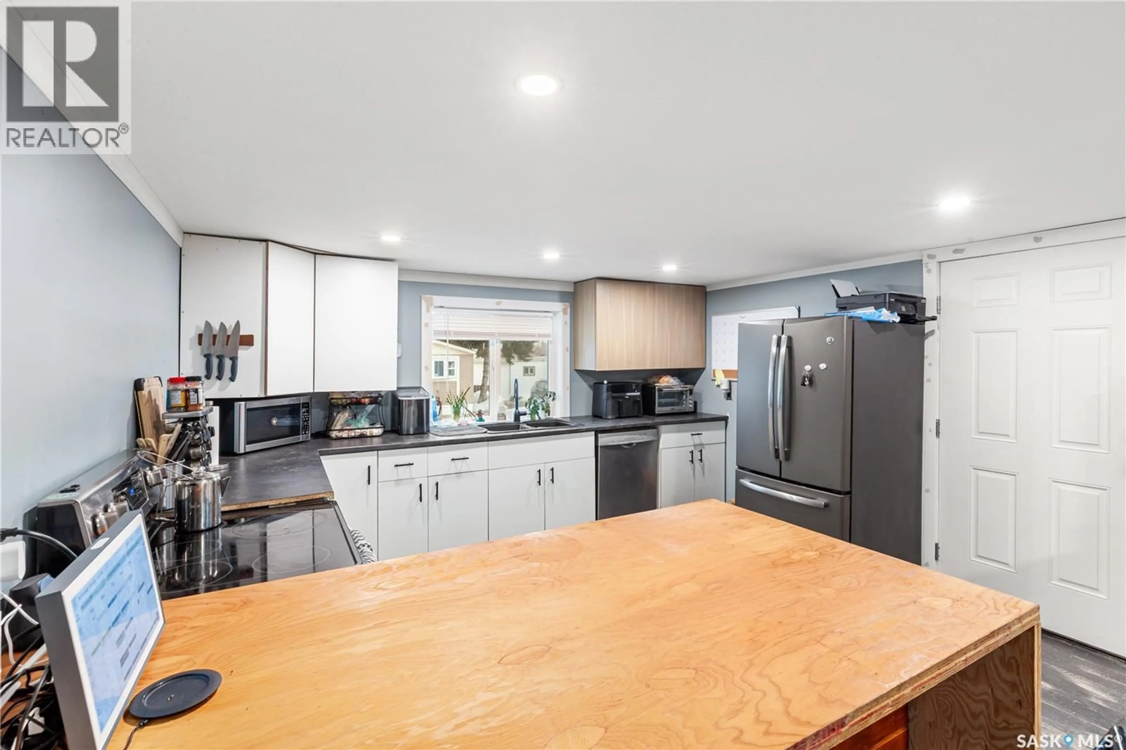 Open concept kitchen, unknown for 228 CYPRESS WAY, Blucher Rm No. 343 Saskatchewan S7K3J9