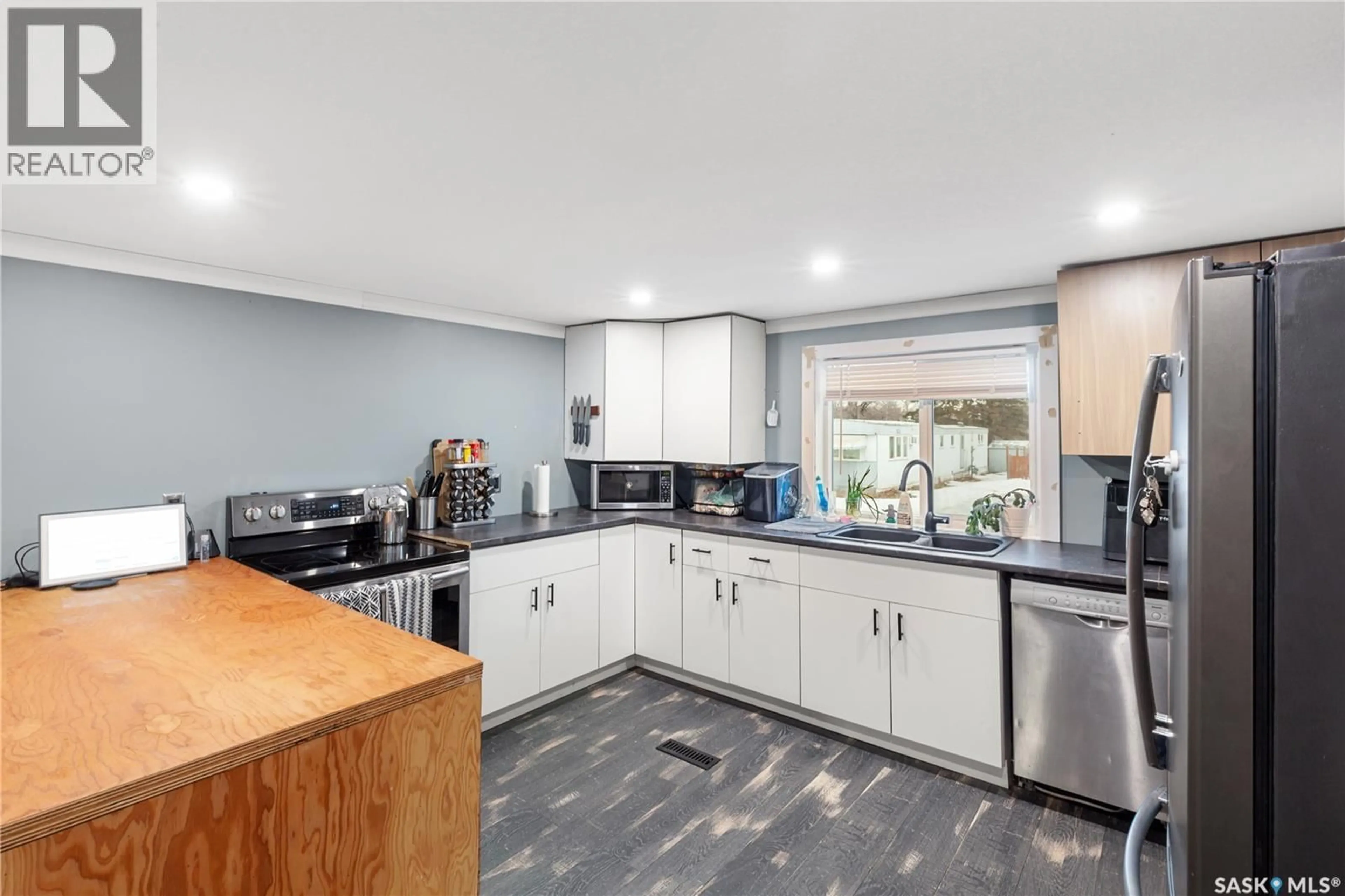 Open concept kitchen, ceramic/tile floor for 228 CYPRESS WAY, Blucher Rm No. 343 Saskatchewan S7K3J9