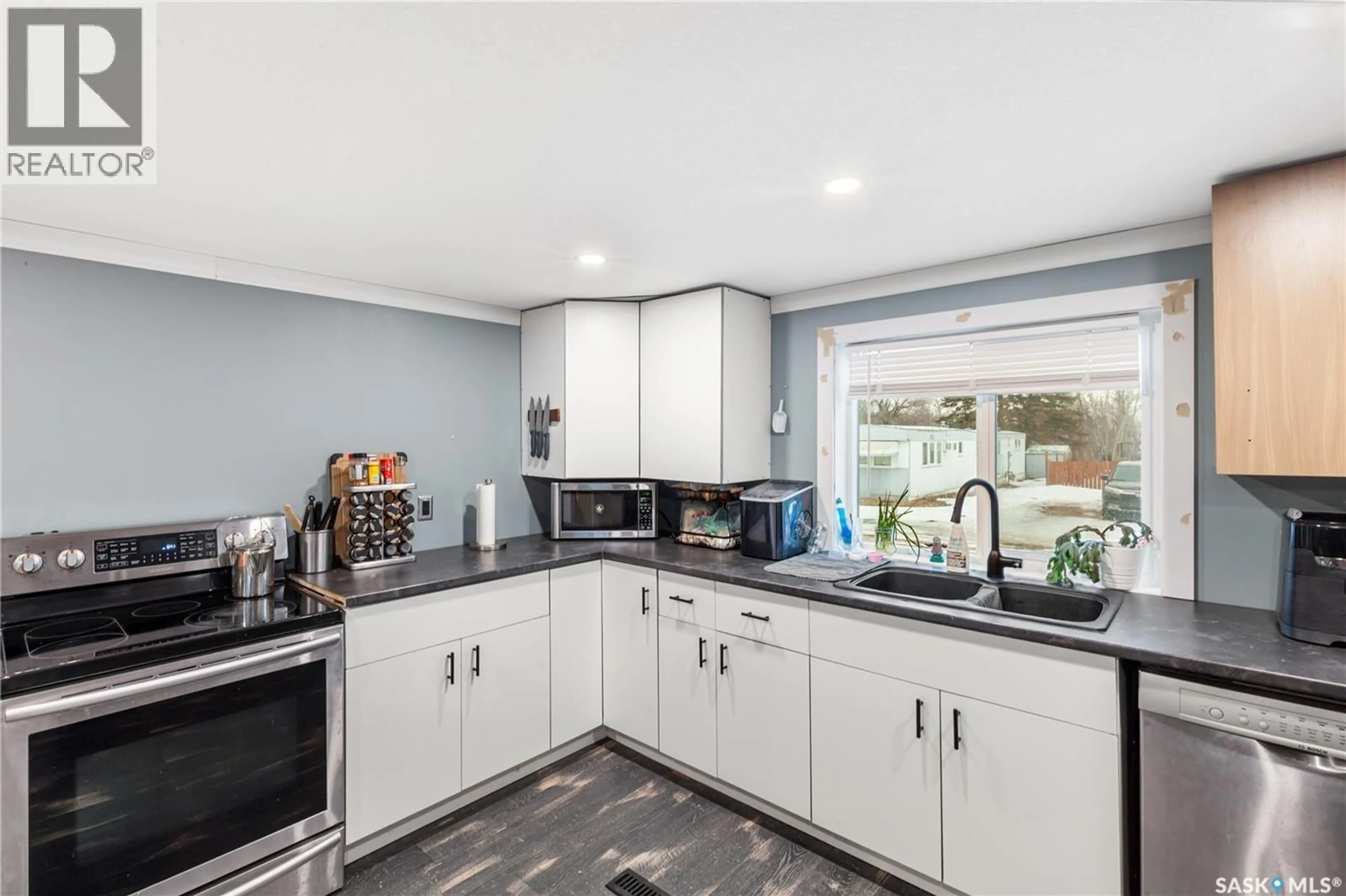 Contemporary kitchen, ceramic/tile floor for 228 CYPRESS WAY, Blucher Rm No. 343 Saskatchewan S7K3J9