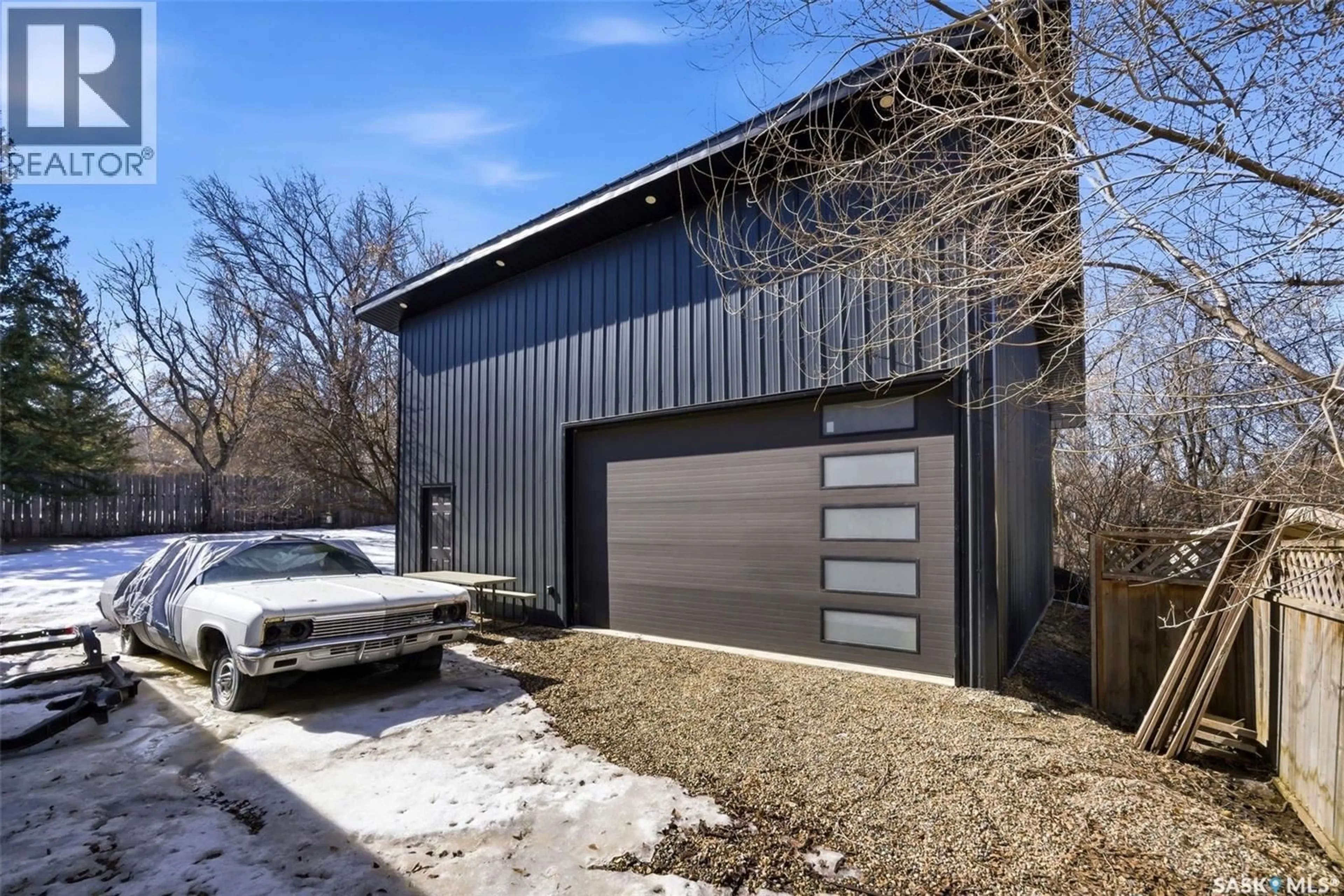 Indoor garage for 160 ELGIN CRESCENT, Lumsden Saskatchewan S0G3C0
