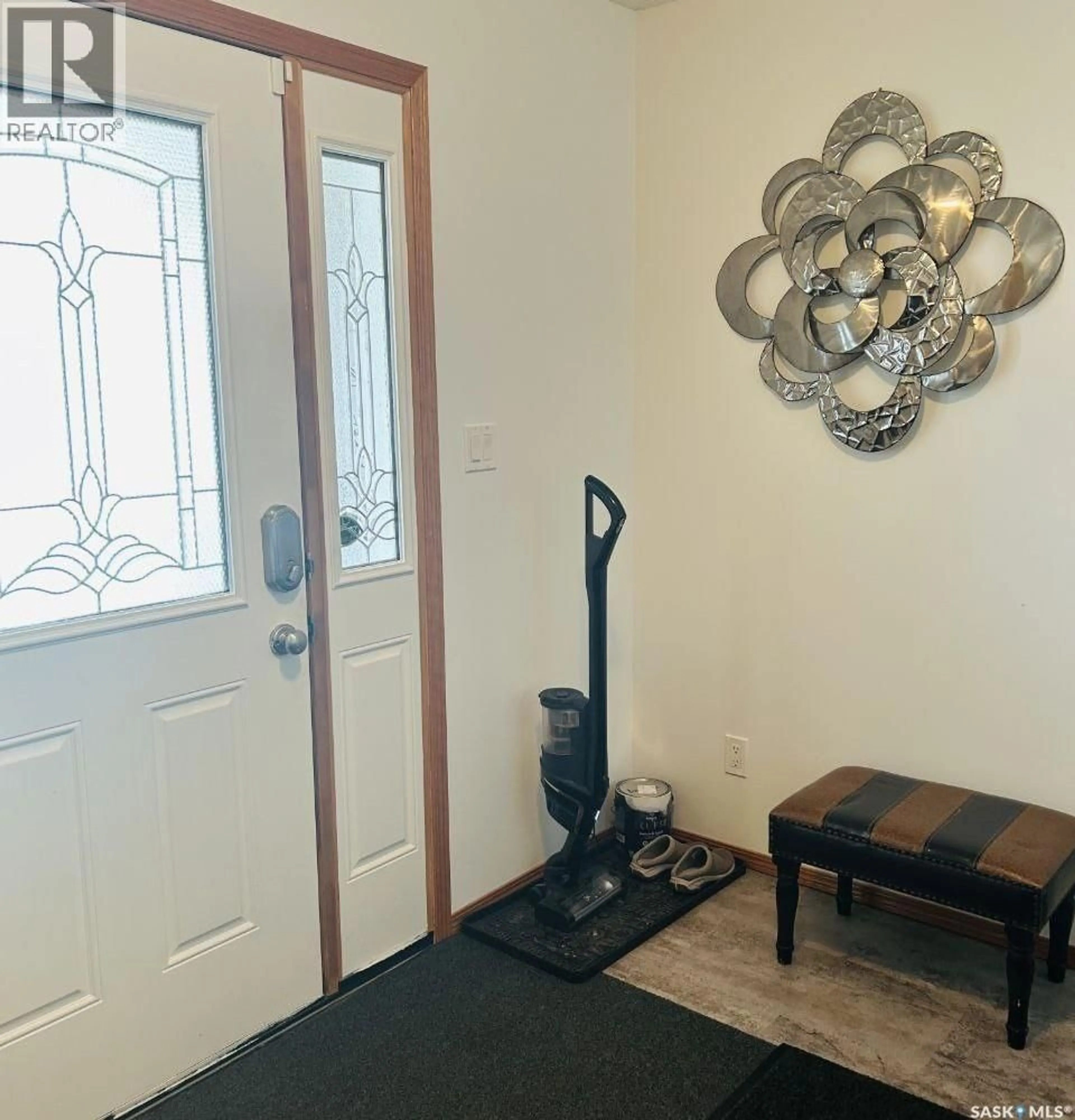 Indoor entryway for 206 2ND STREET, Carrot River Saskatchewan S0E0L0