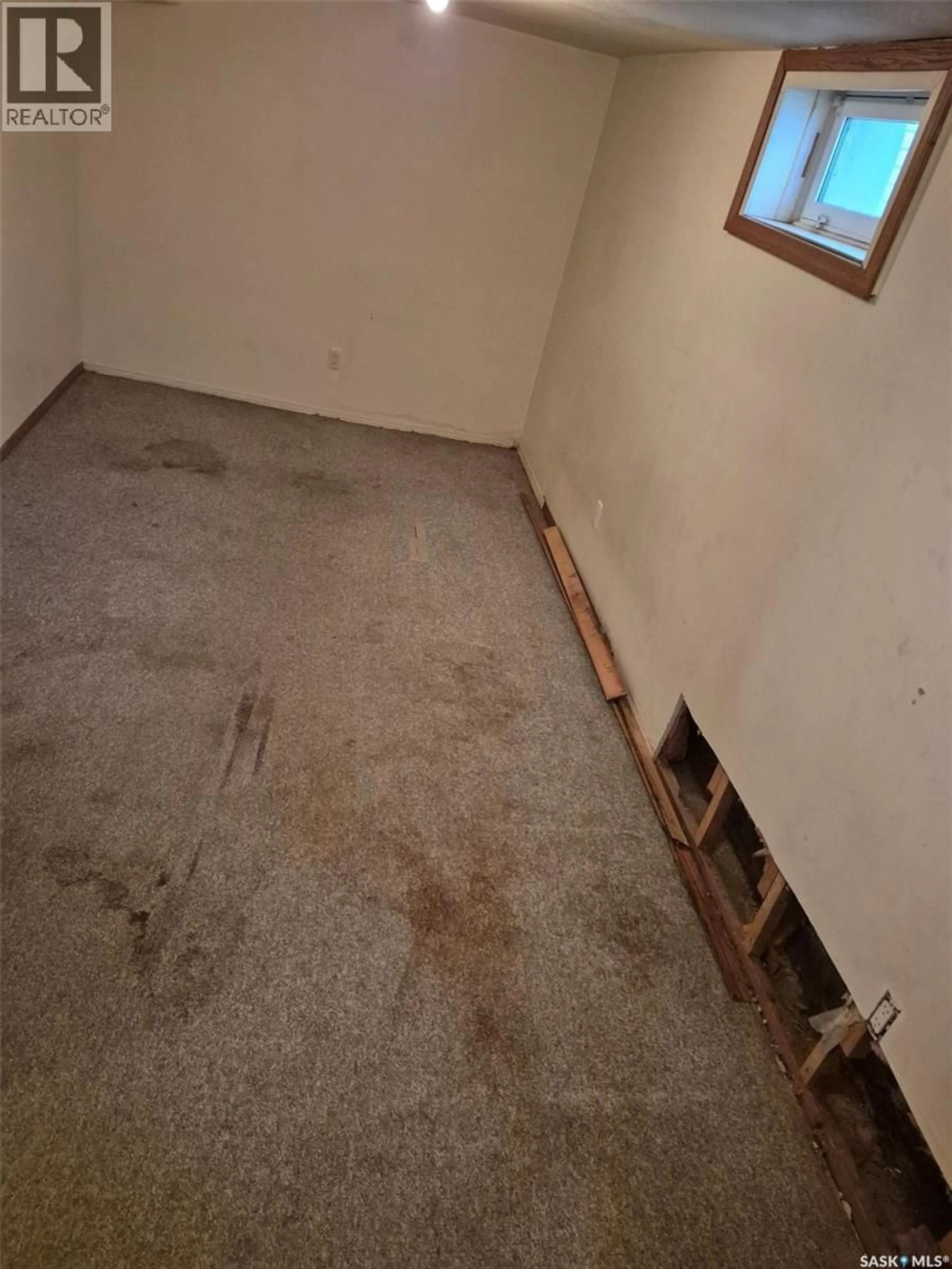 A pic of a room for 818 K AVENUE, Saskatoon Saskatchewan S7L2N1