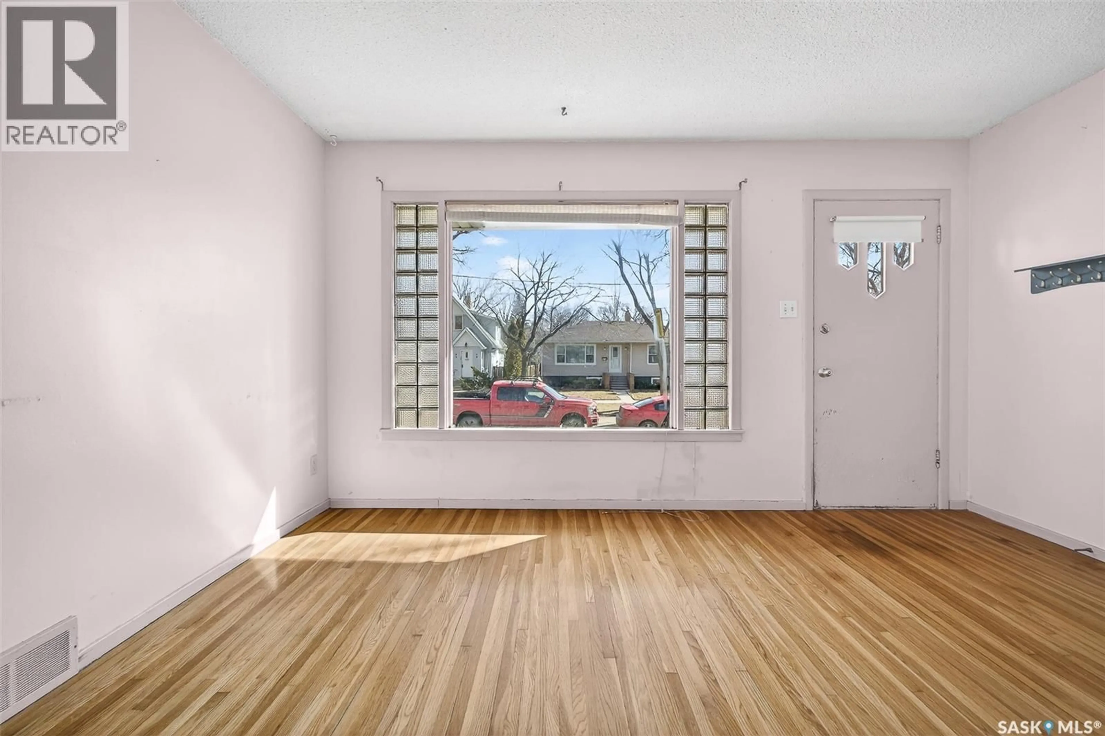 Unknown for 1118 6TH AVENUE, Moose Jaw Saskatchewan S6H4A6