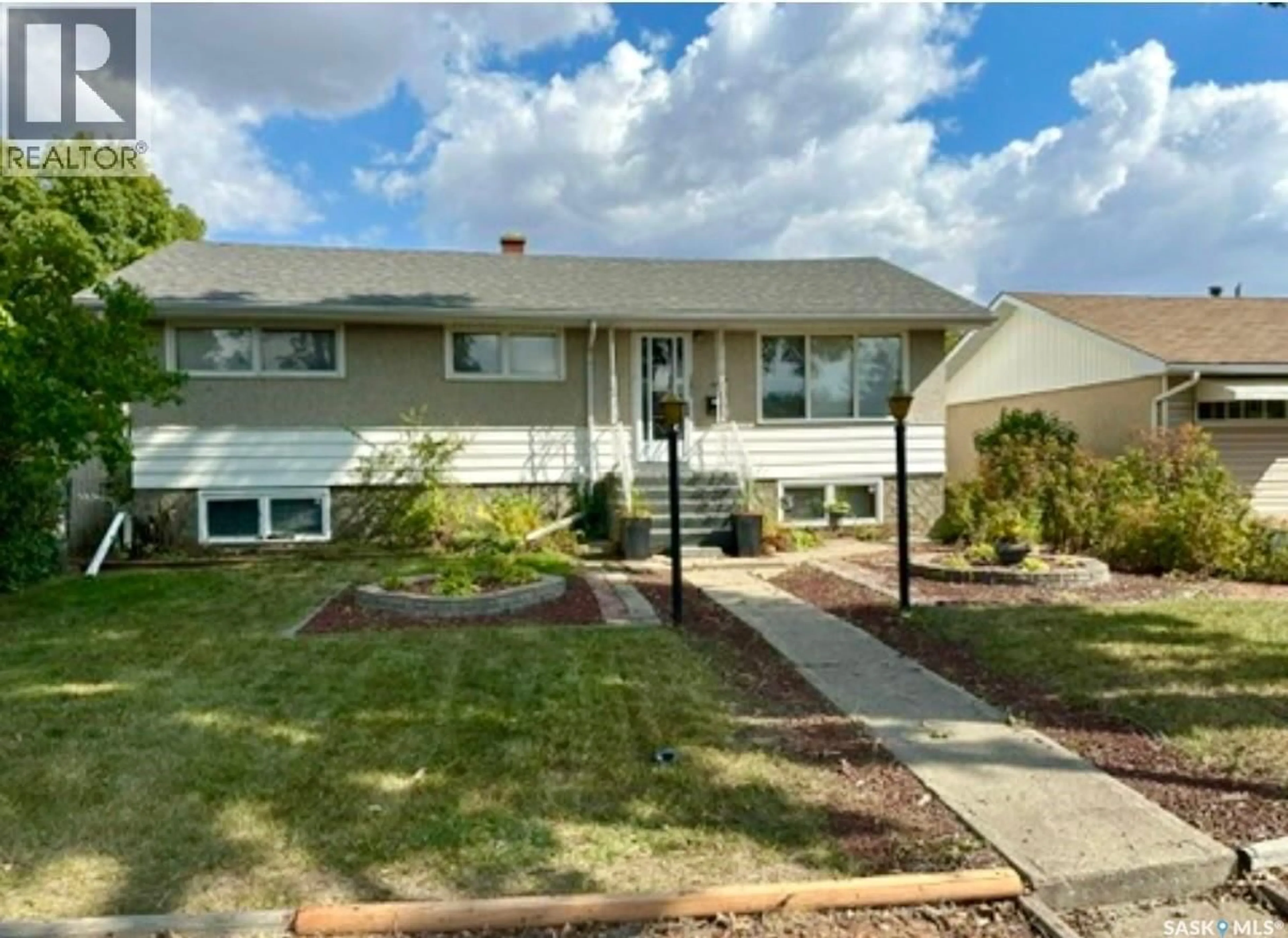 Home with vinyl exterior material, street for 285 CORNWALL STREET, Regina Saskatchewan S4R3A3