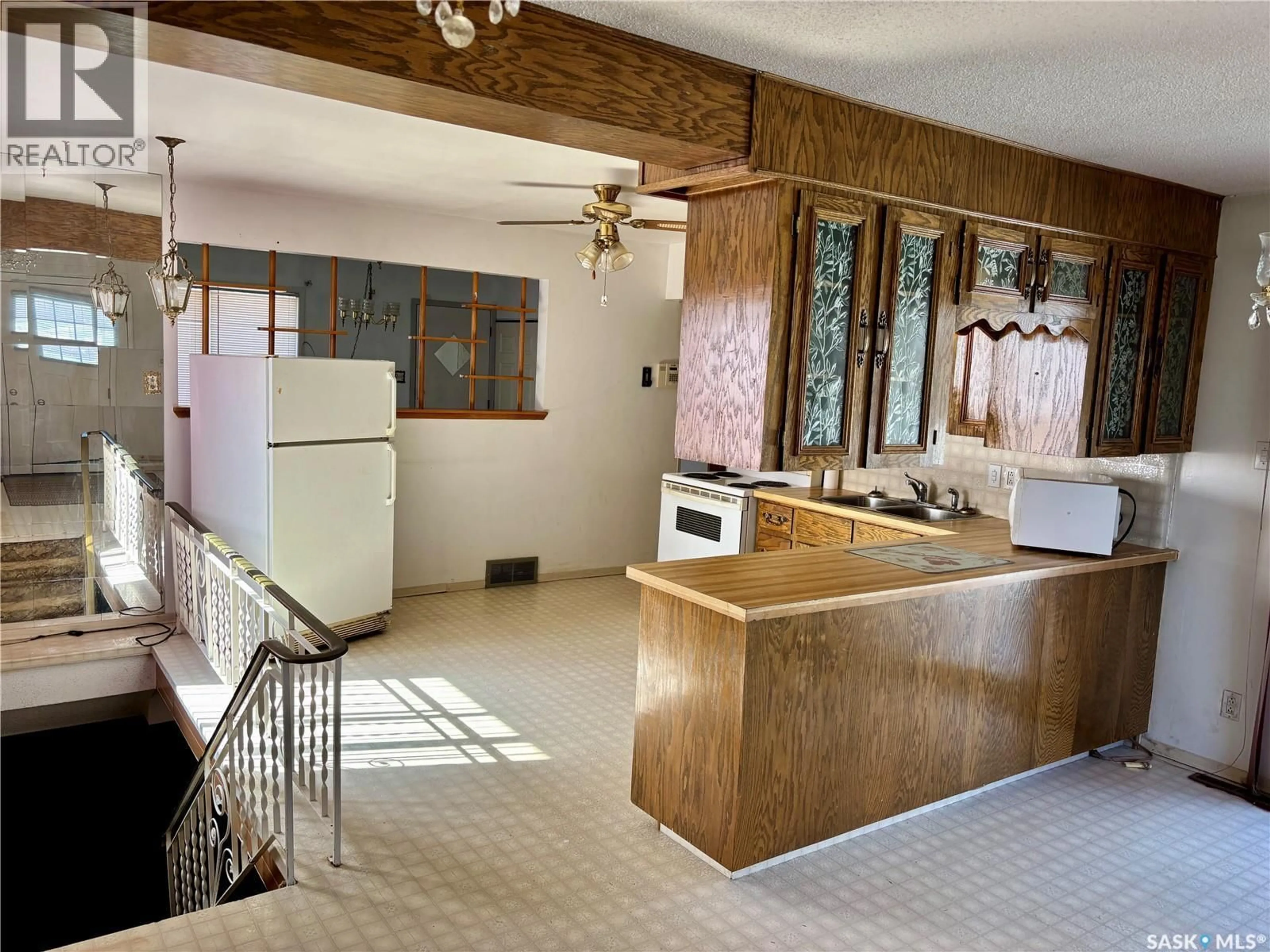 Open concept kitchen, ceramic/tile floor for 285 CORNWALL STREET, Regina Saskatchewan S4R3A3