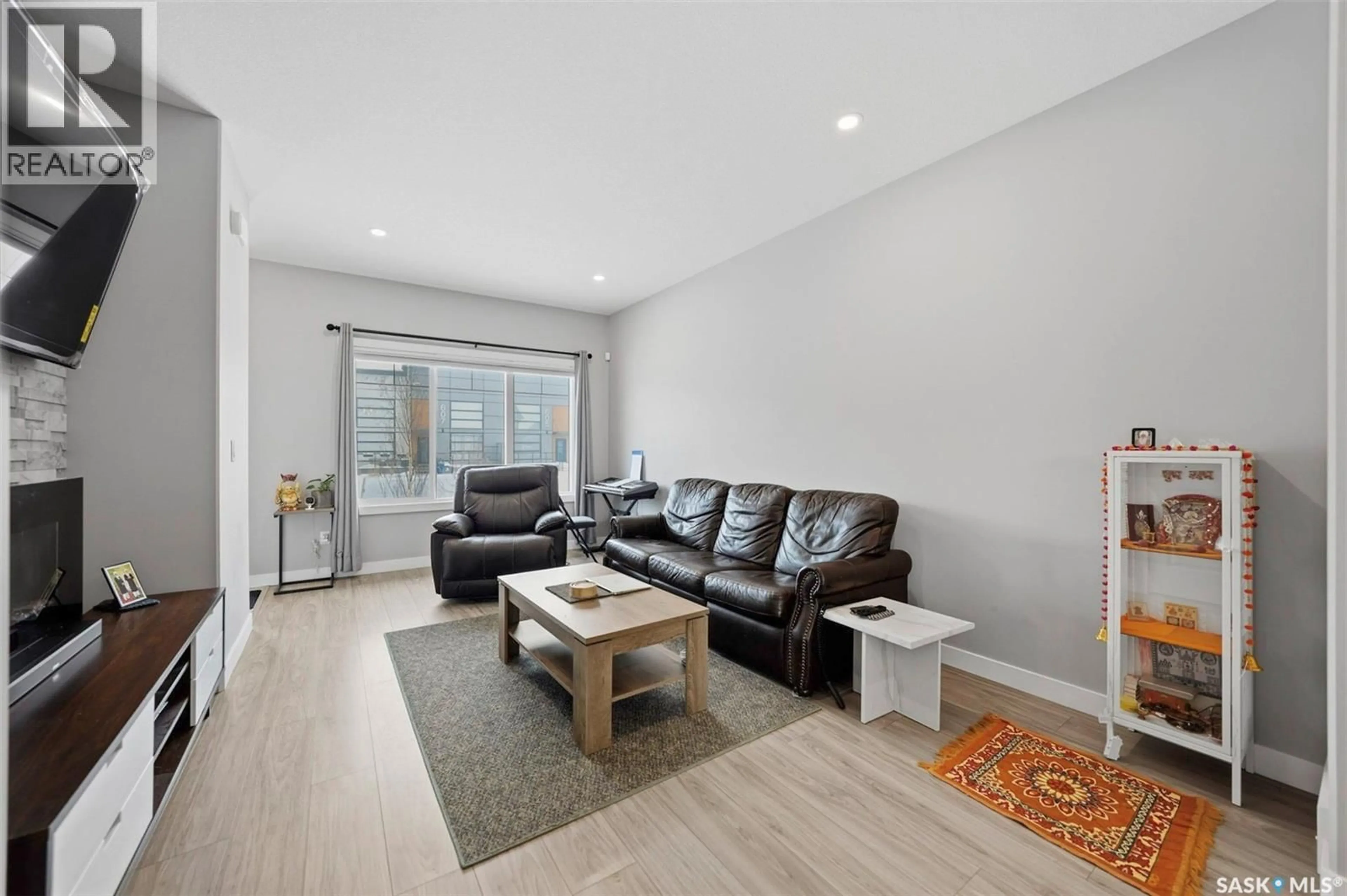 Living room with furniture, unknown for 608 BRIGHTON GATE, Saskatoon Saskatchewan S7V0V5