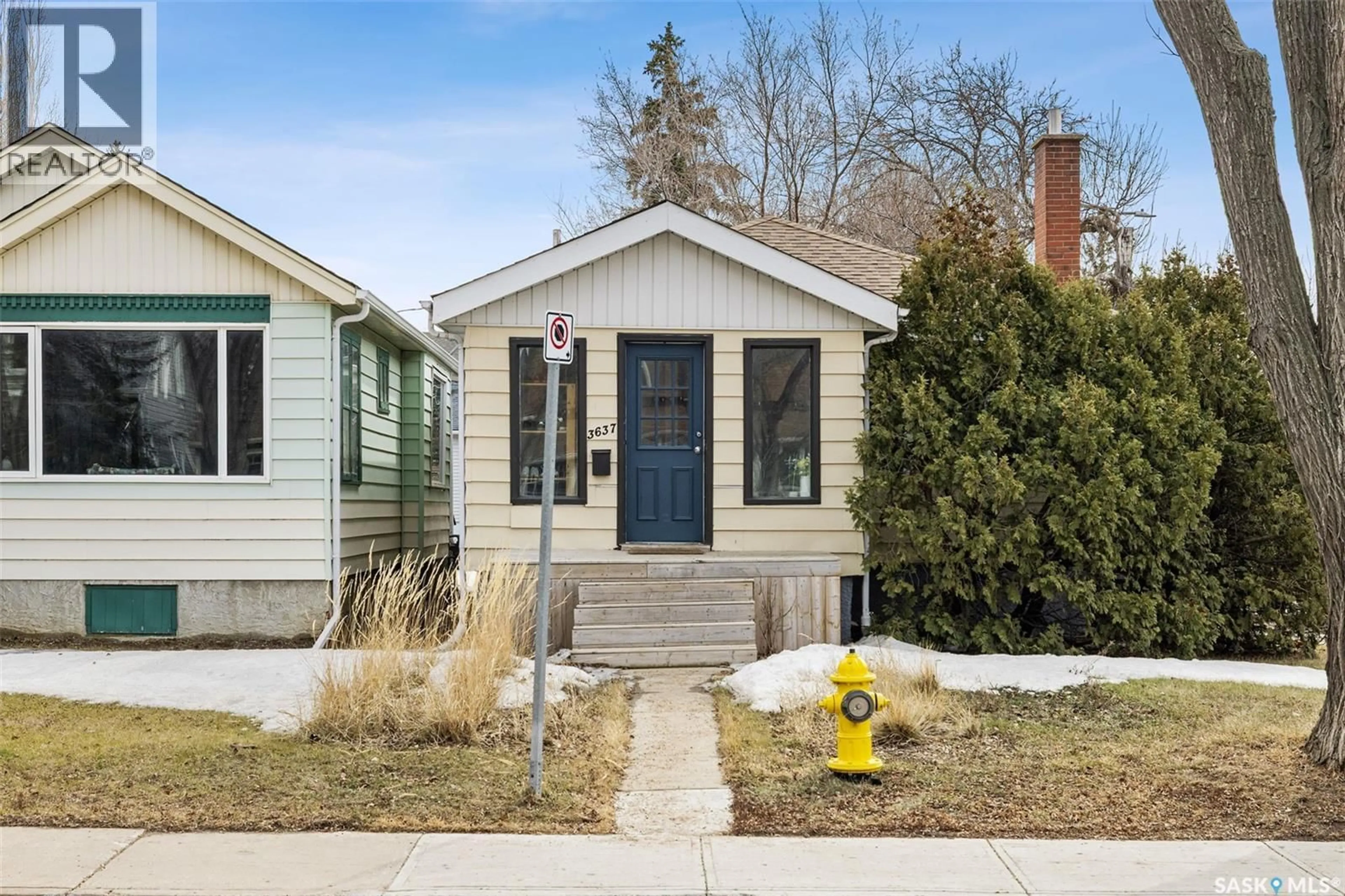 Home with vinyl exterior material, street for 3637 VICTORIA AVENUE, Regina Saskatchewan S4T1M4