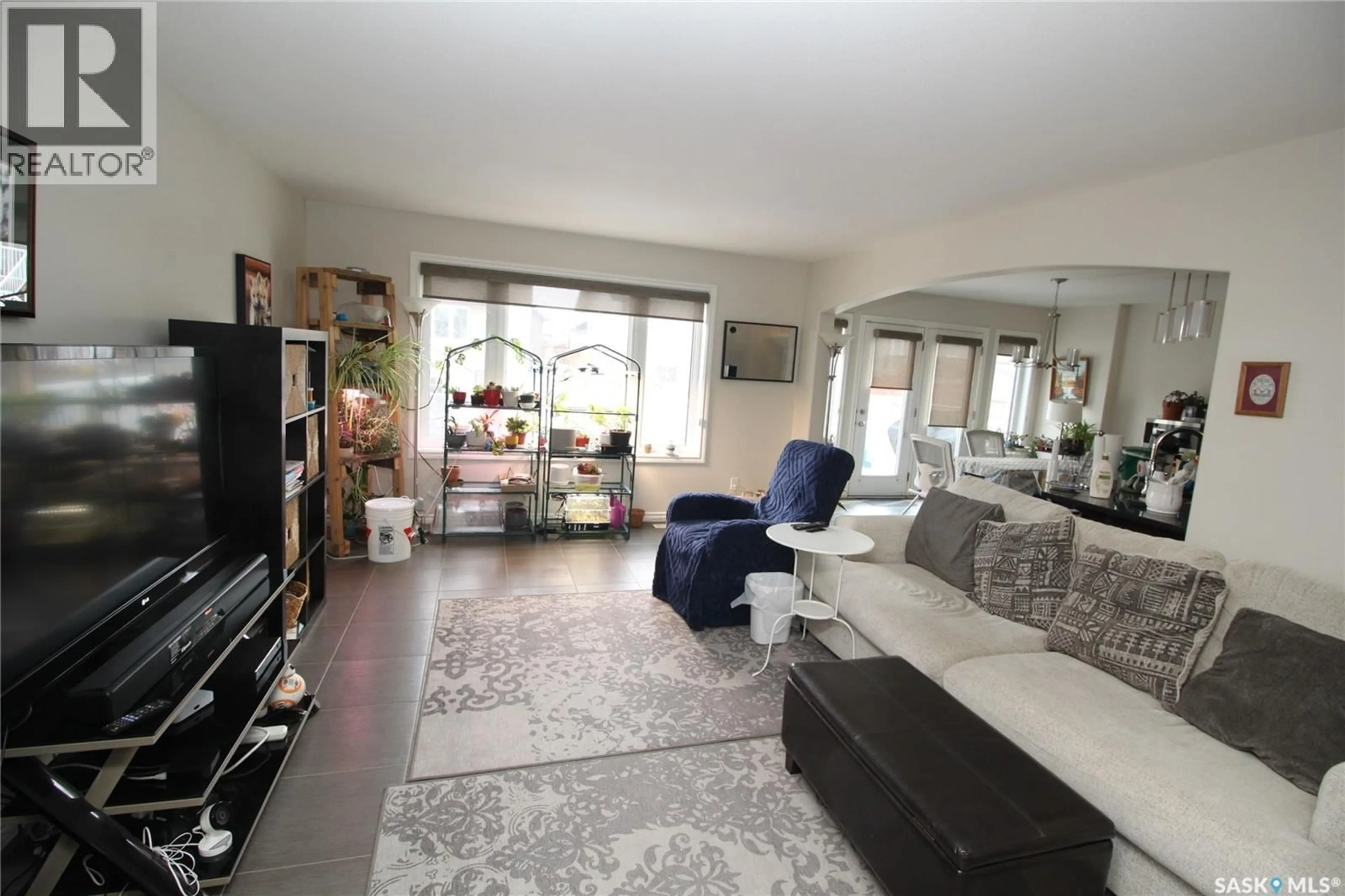 Living room with furniture, unknown for 131 PRINGLE CRESCENT, Saskatoon Saskatchewan S7T0S3