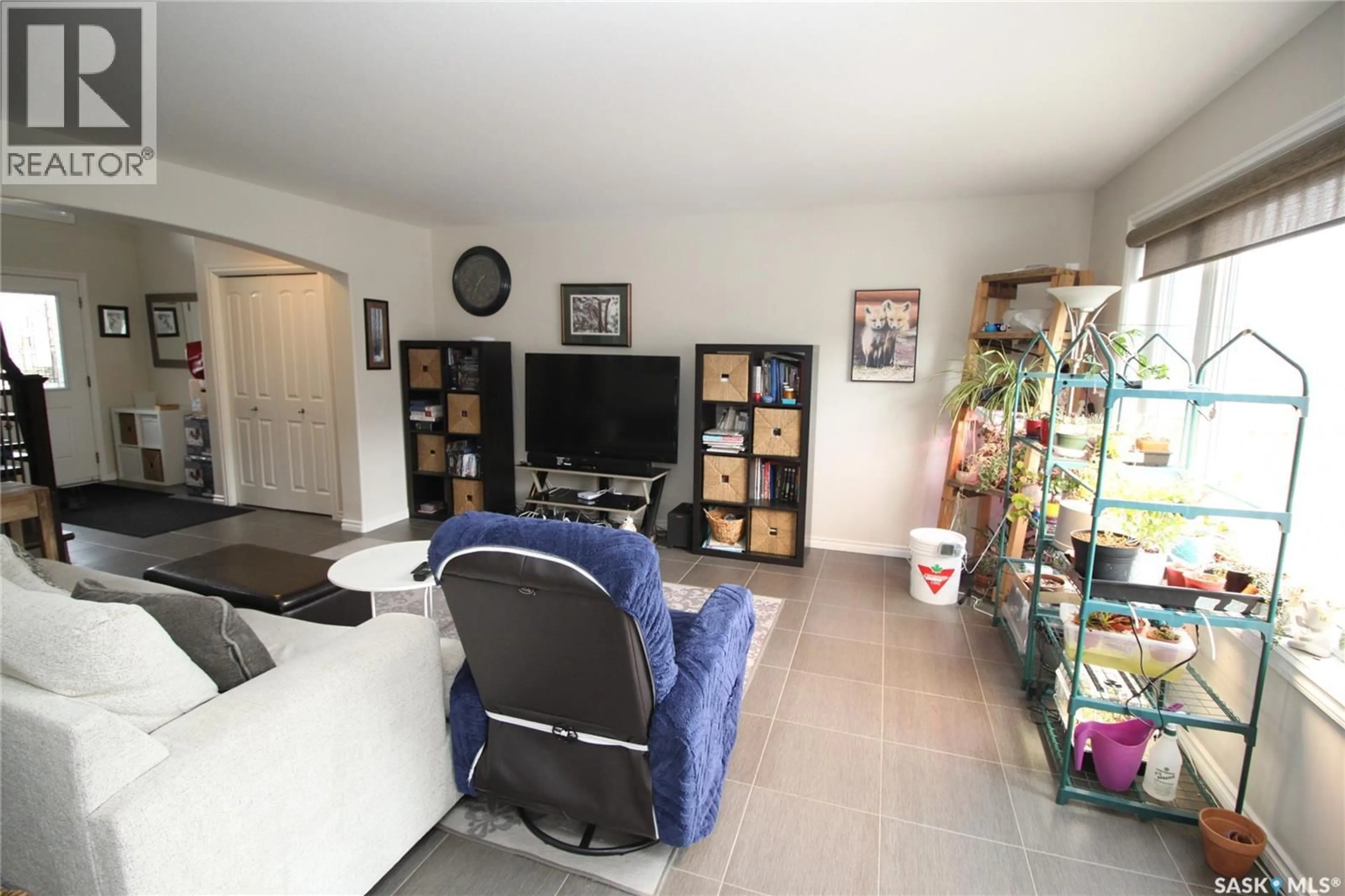 Living room with furniture, unknown for 131 PRINGLE CRESCENT, Saskatoon Saskatchewan S7T0S3