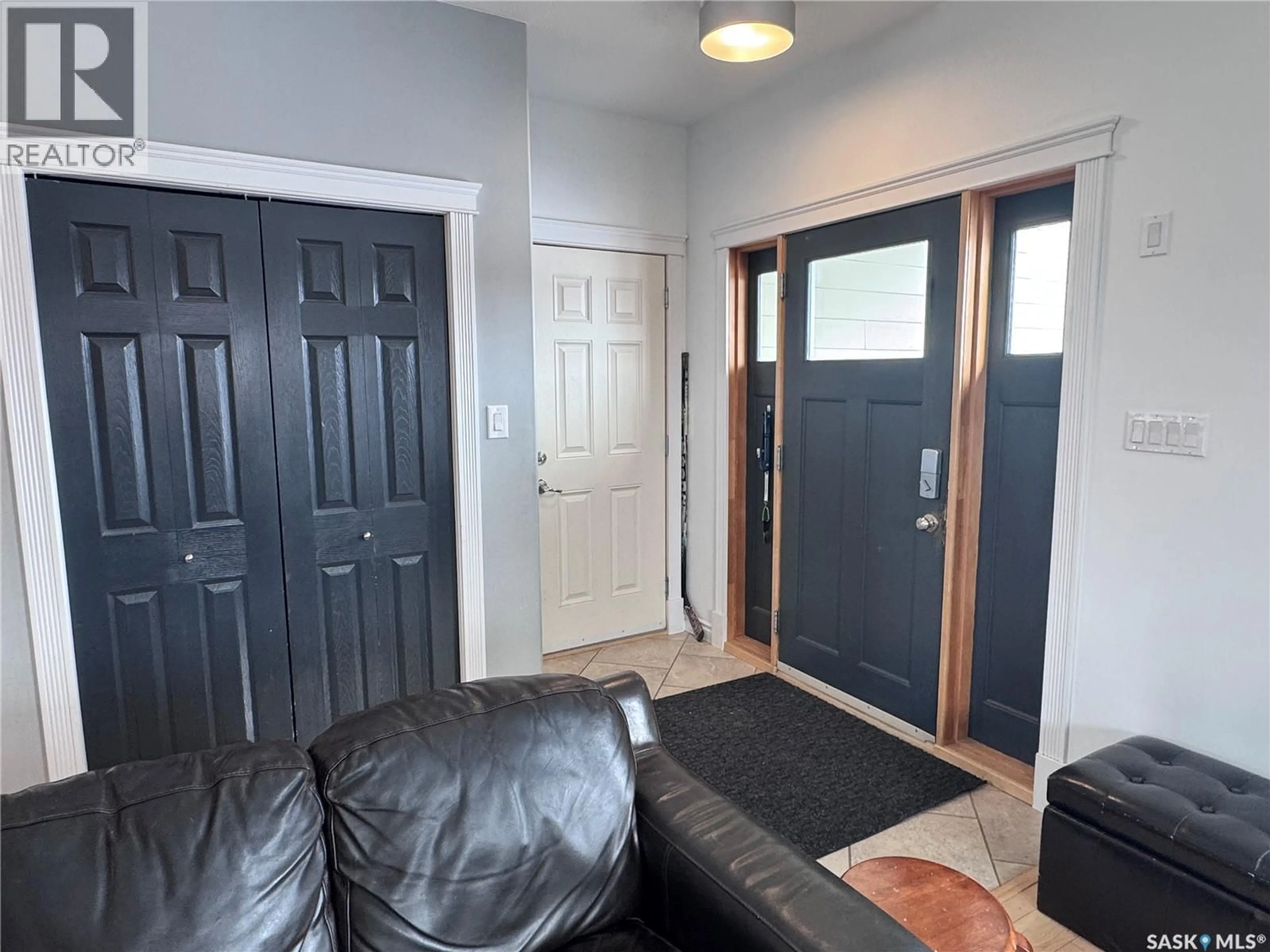 Indoor entryway for 237 EAGLE POINT DRIVE, La Ronge Saskatchewan S0J1L0