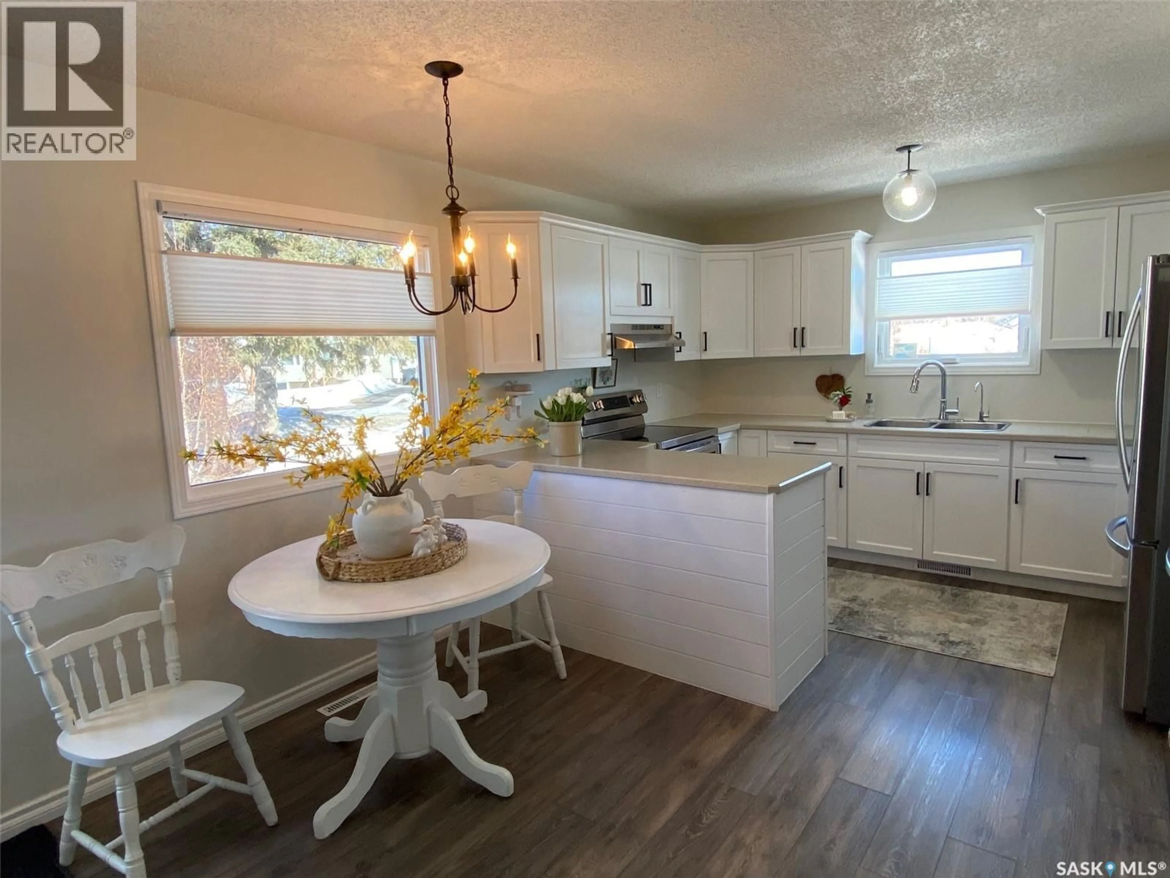 Open concept kitchen, unknown for 86 ONTARIO AVENUE, Yorkton Saskatchewan S3N1Z9