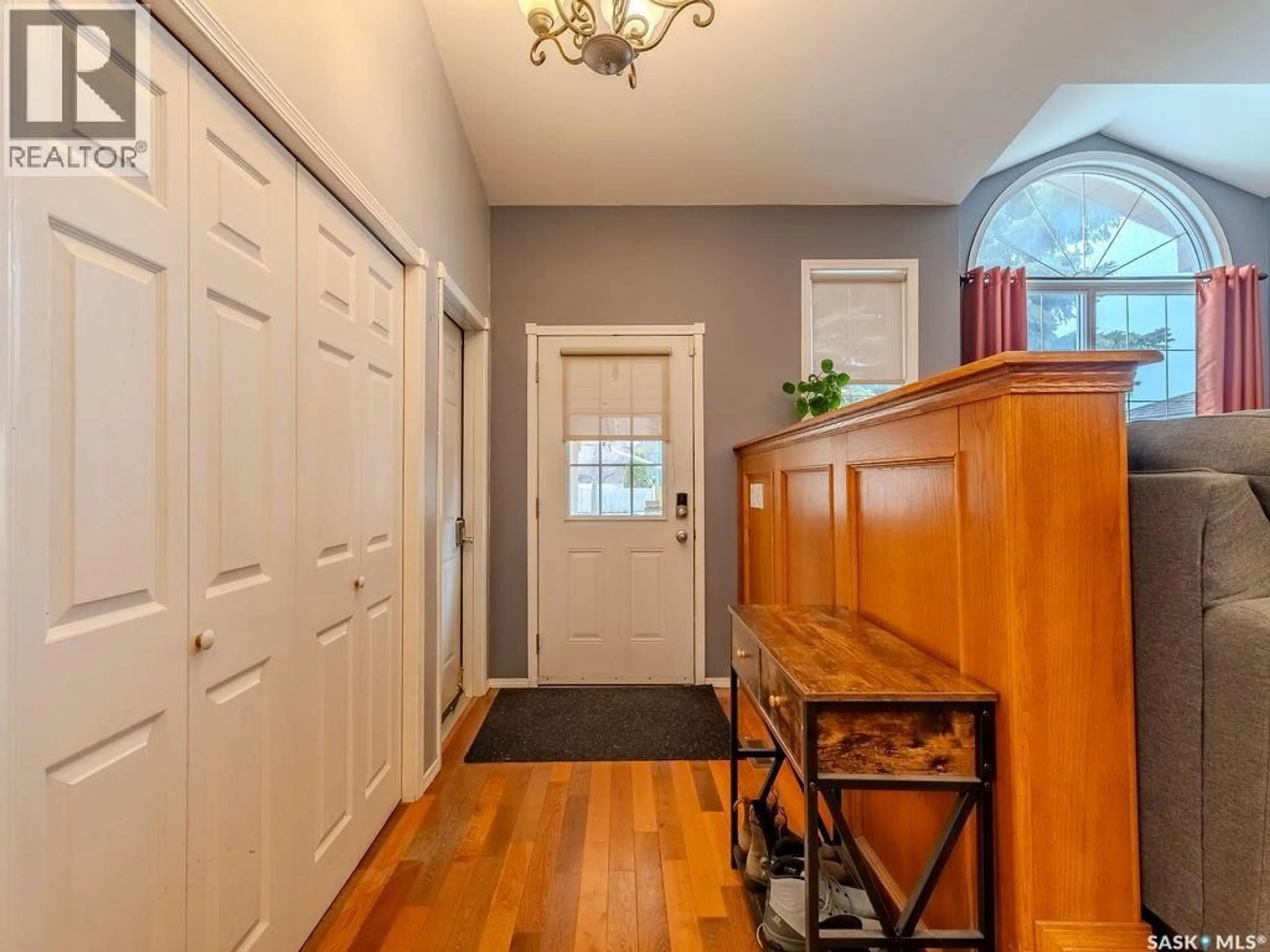 Indoor entryway for 2306 KENDERDINE ROAD, Saskatoon Saskatchewan S7N4J5