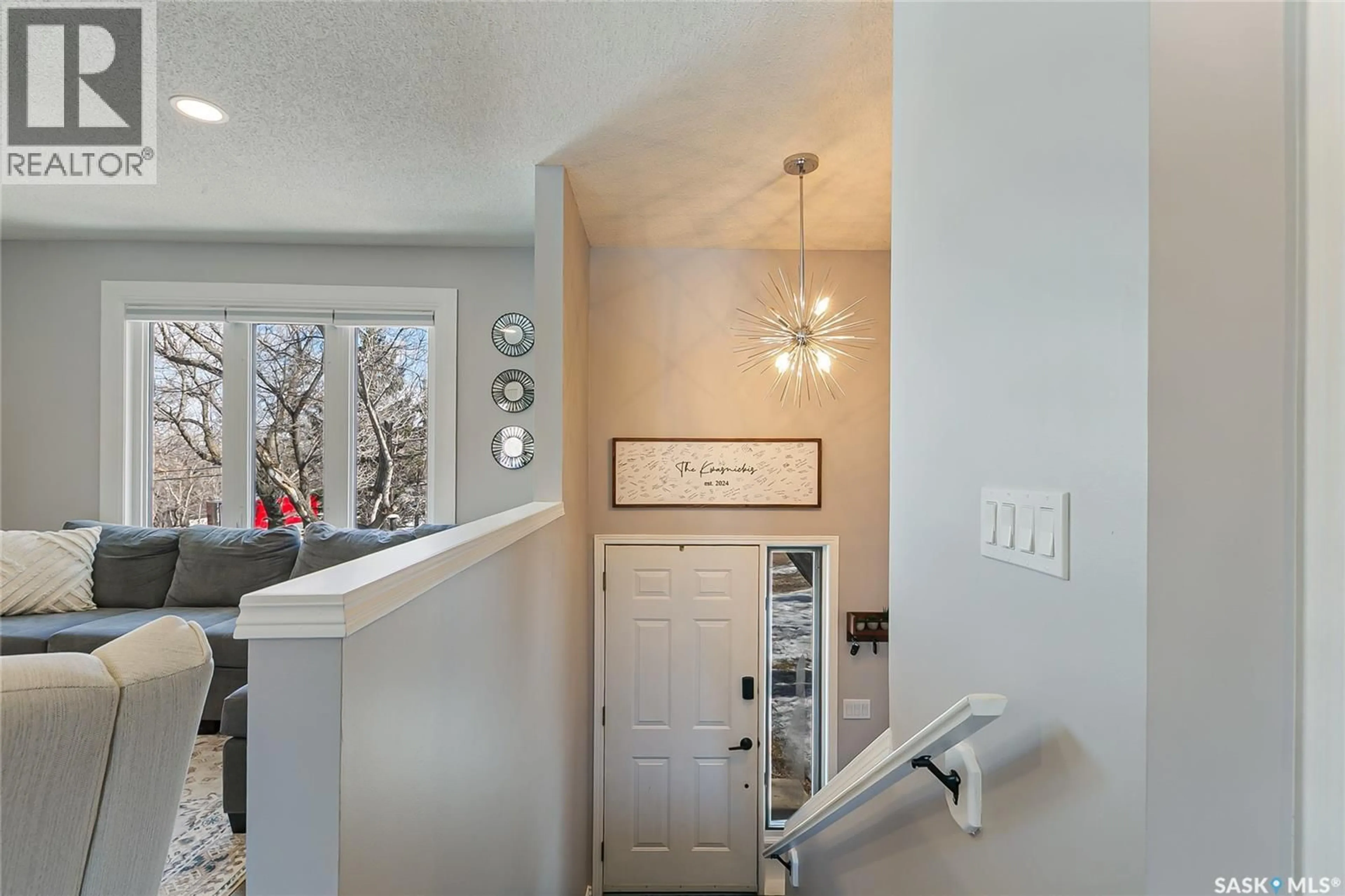 Indoor entryway for 464 7TH STREET, Regina Beach Saskatchewan S0G4C0