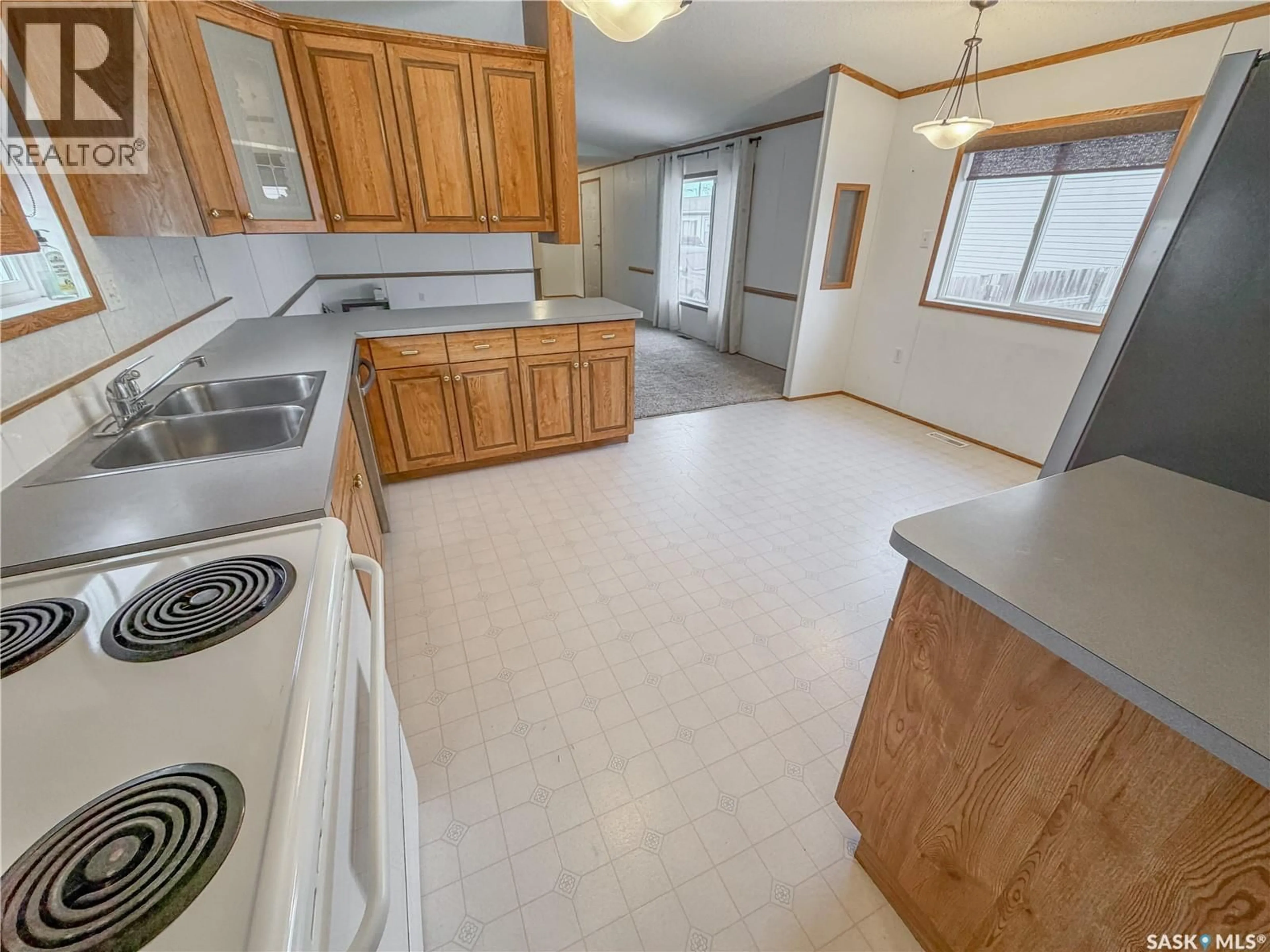 Standard kitchen, unknown for 18 918 WOODWARD AVENUE, Indian Head Saskatchewan S0G2K0